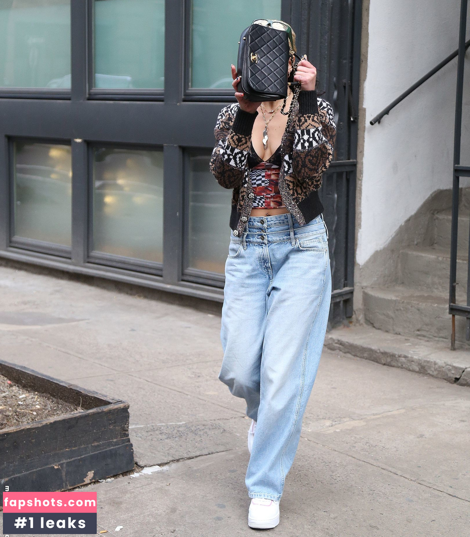 Dua Lipa gallery photo #7183