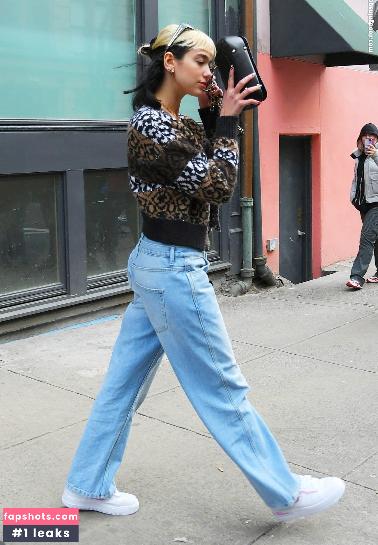 Dua Lipa gallery photo #7202