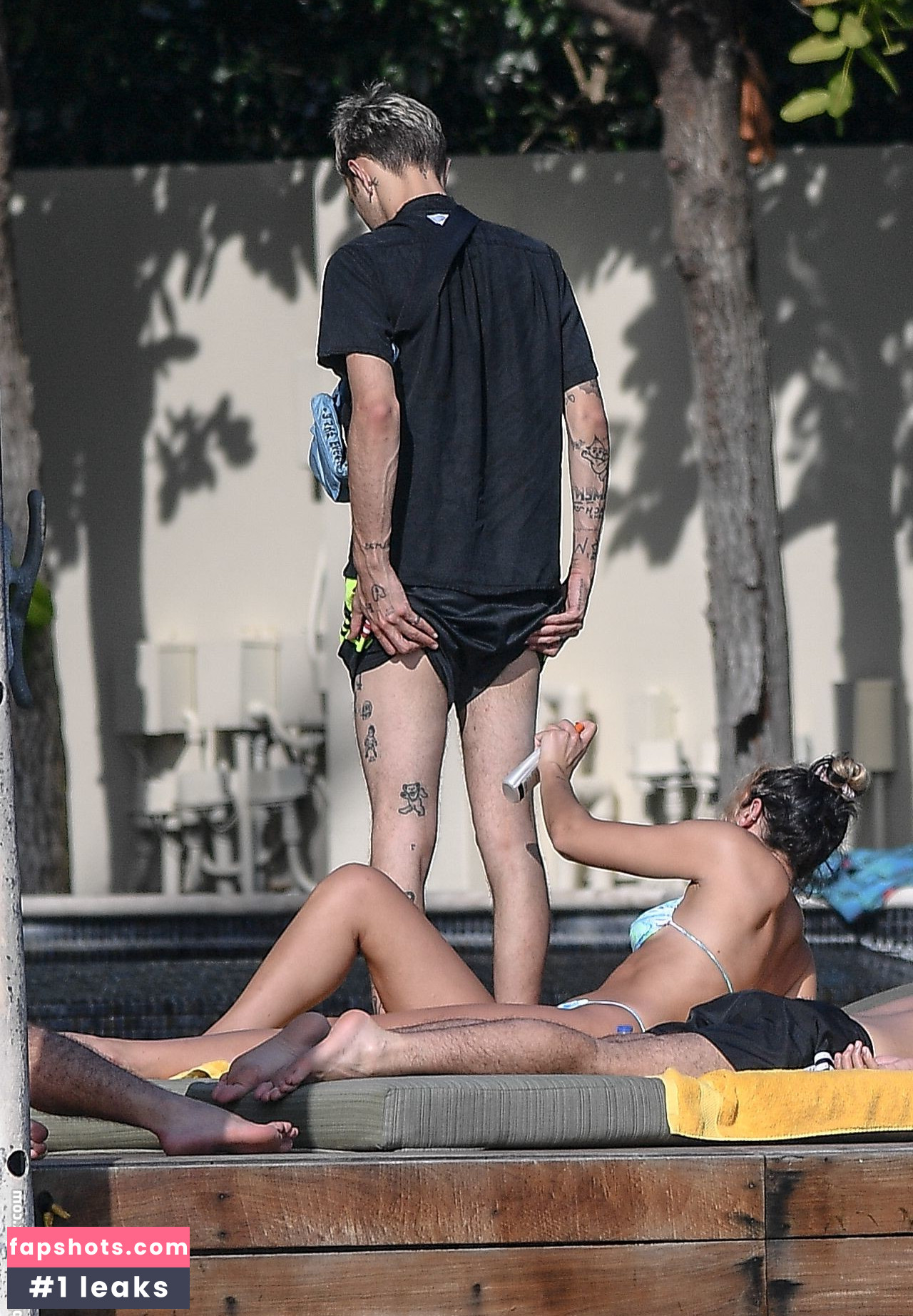 Dua Lipa gallery photo #7348