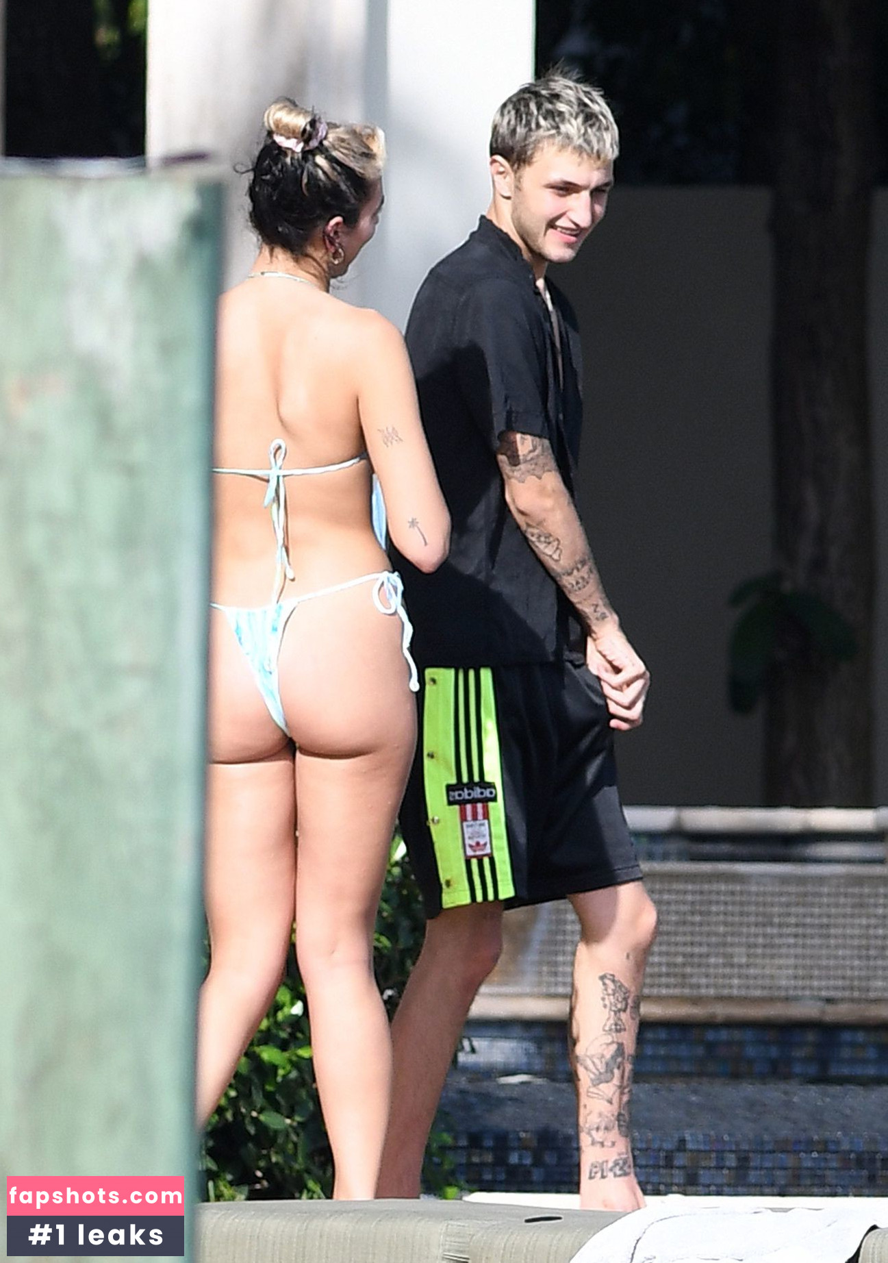 Dua Lipa gallery photo #7493