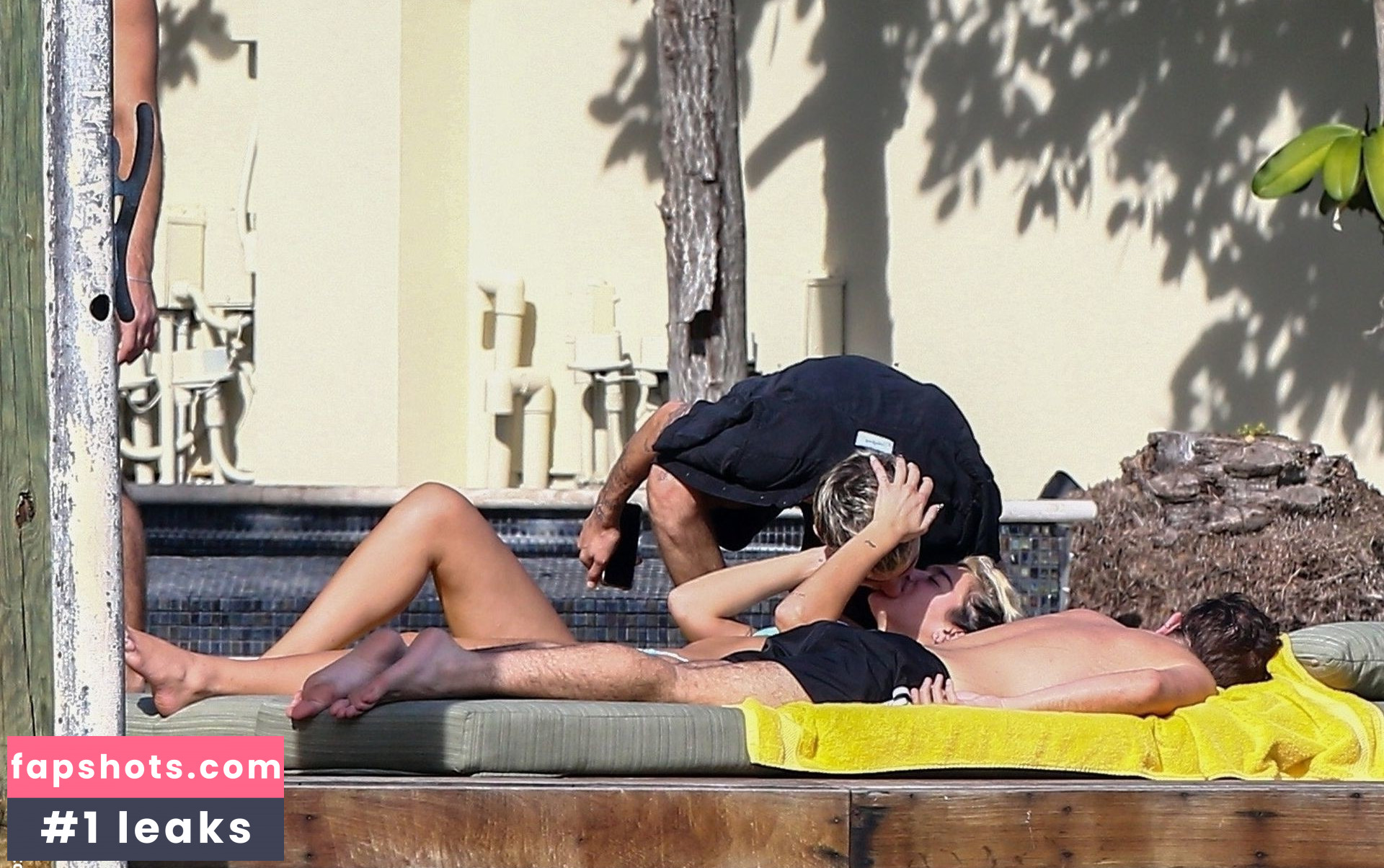 Dua Lipa gallery photo #7557