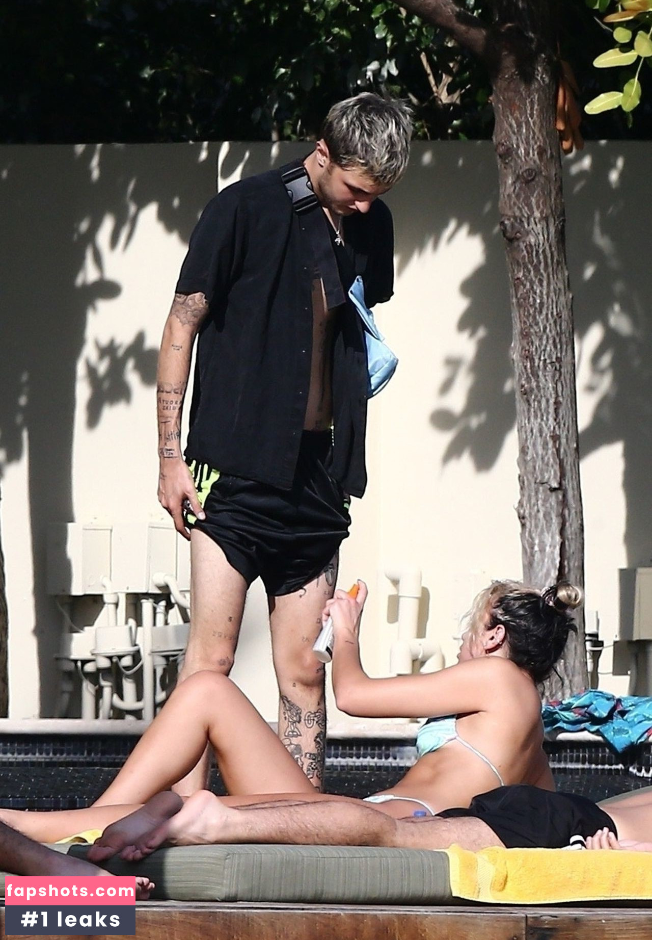 Dua Lipa gallery photo #7560