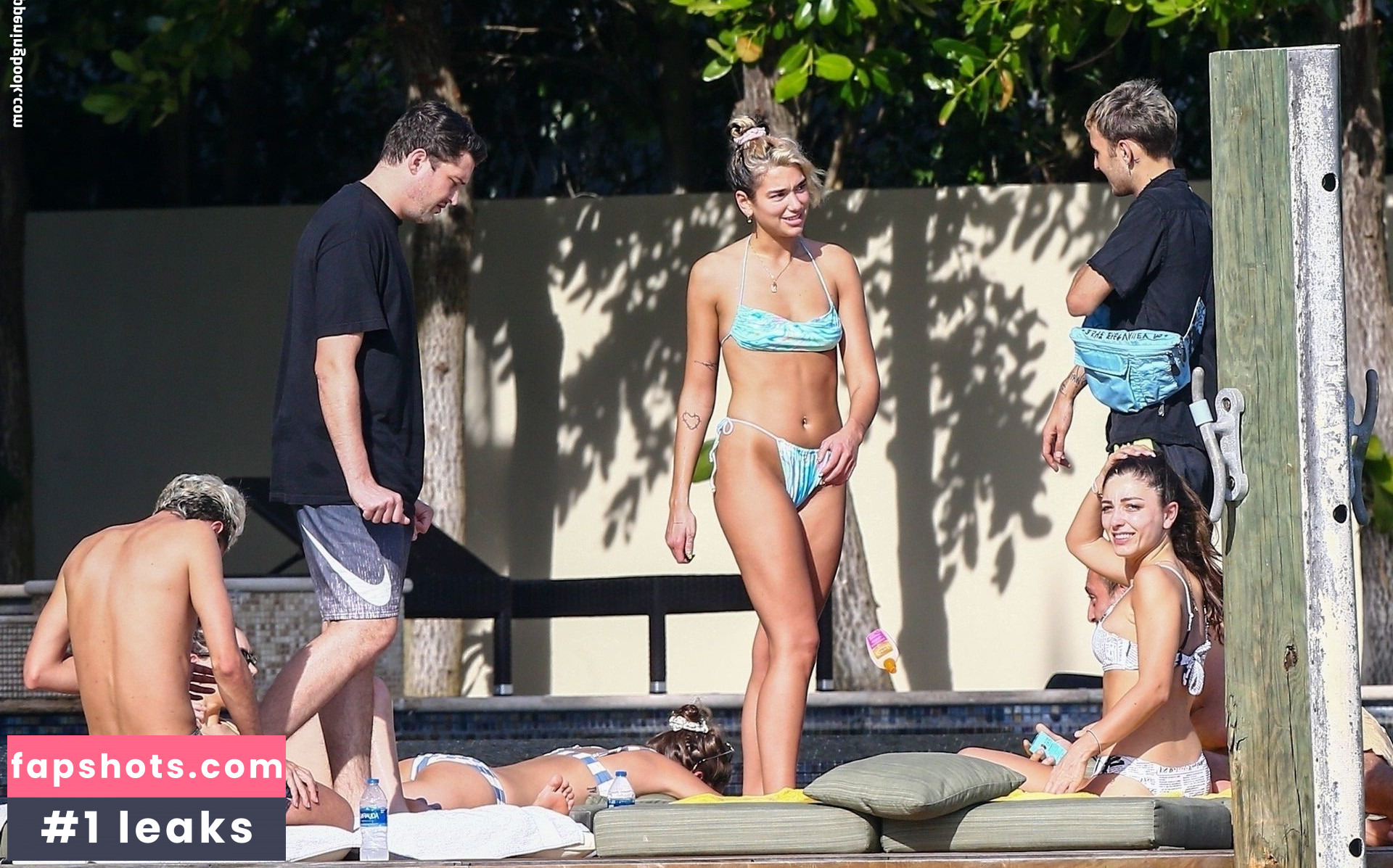 Dua Lipa gallery photo #7568