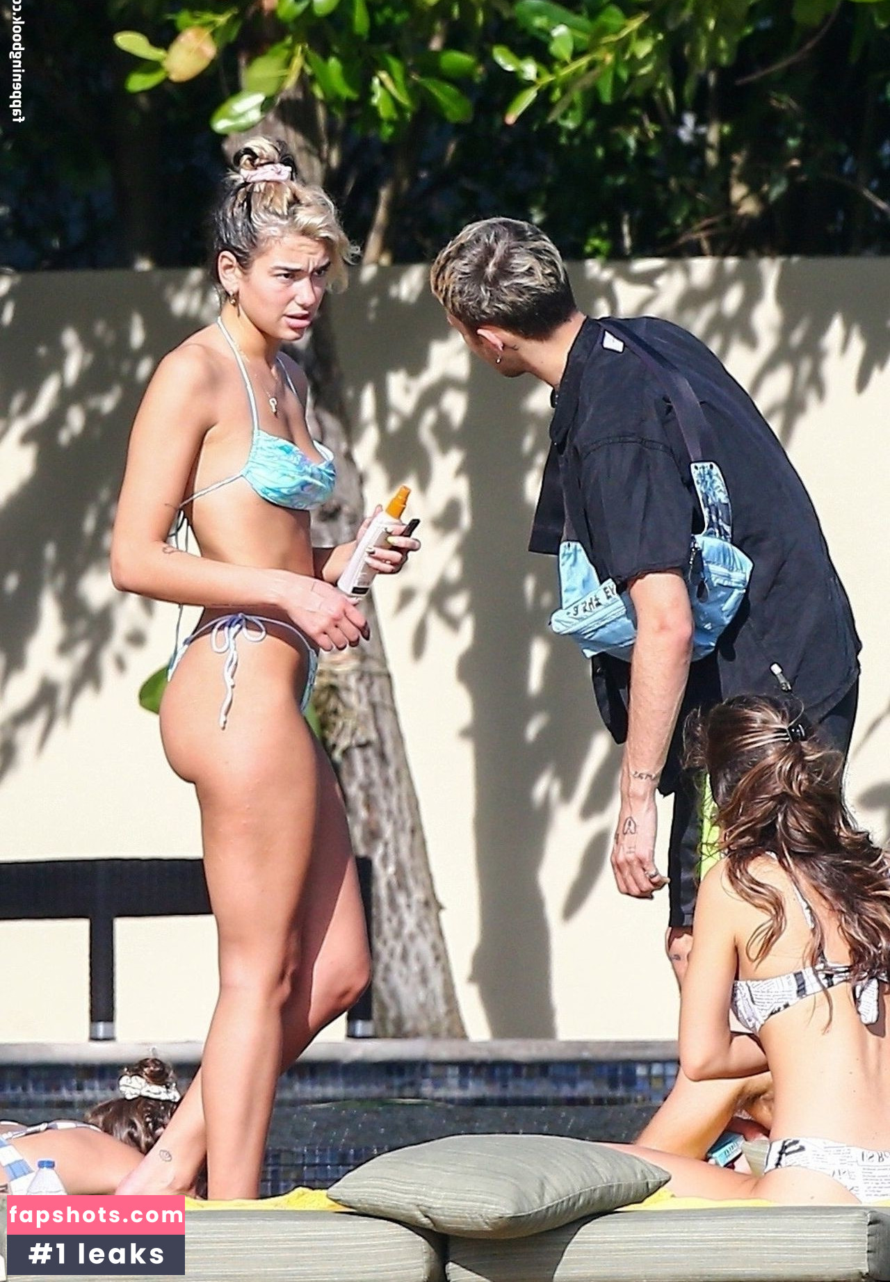 Dua Lipa gallery photo #7573