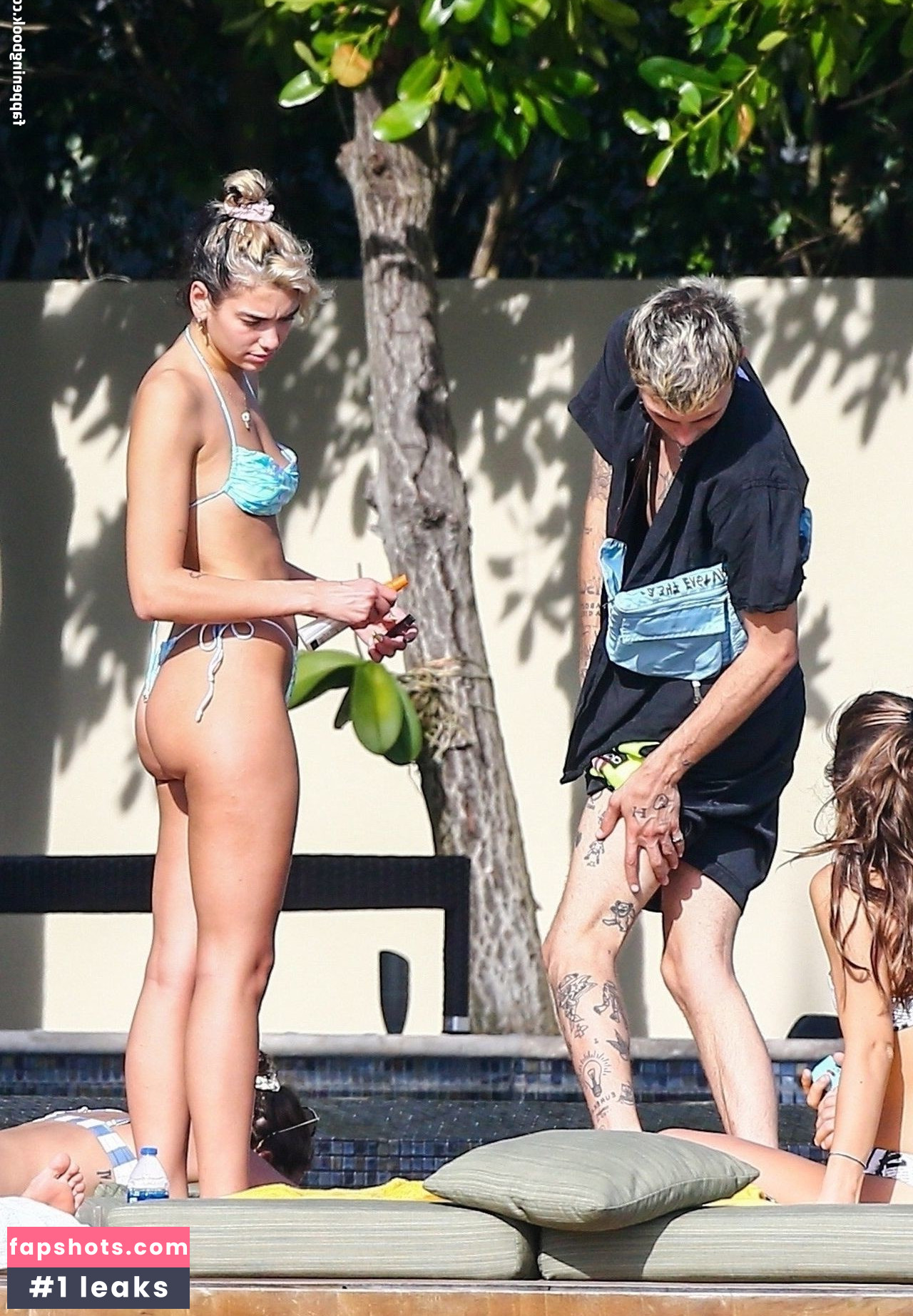 Dua Lipa gallery photo #7575