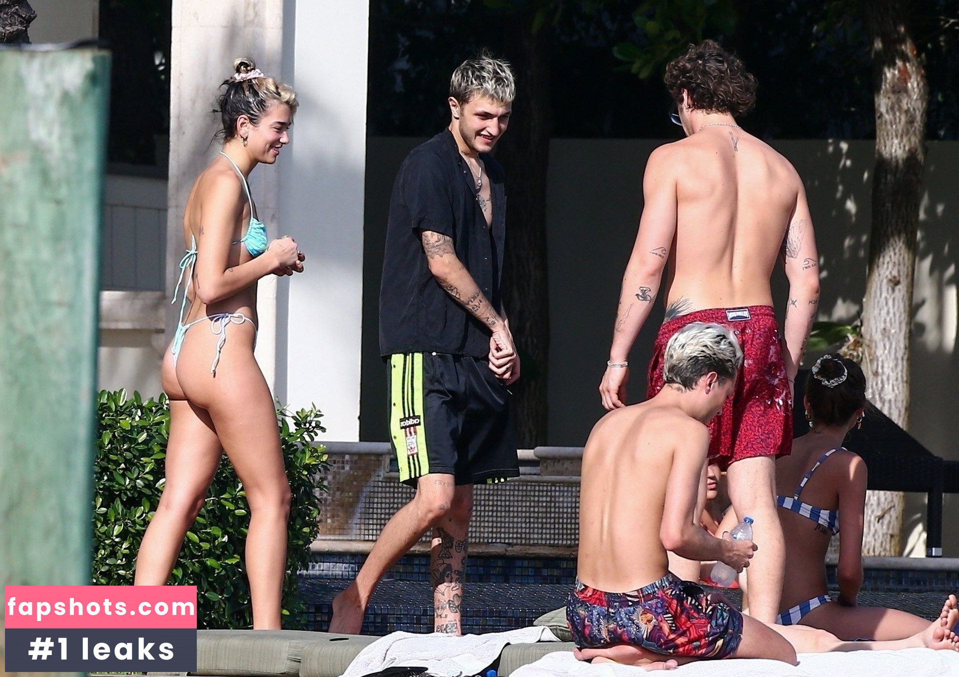 Dua Lipa gallery photo #7584