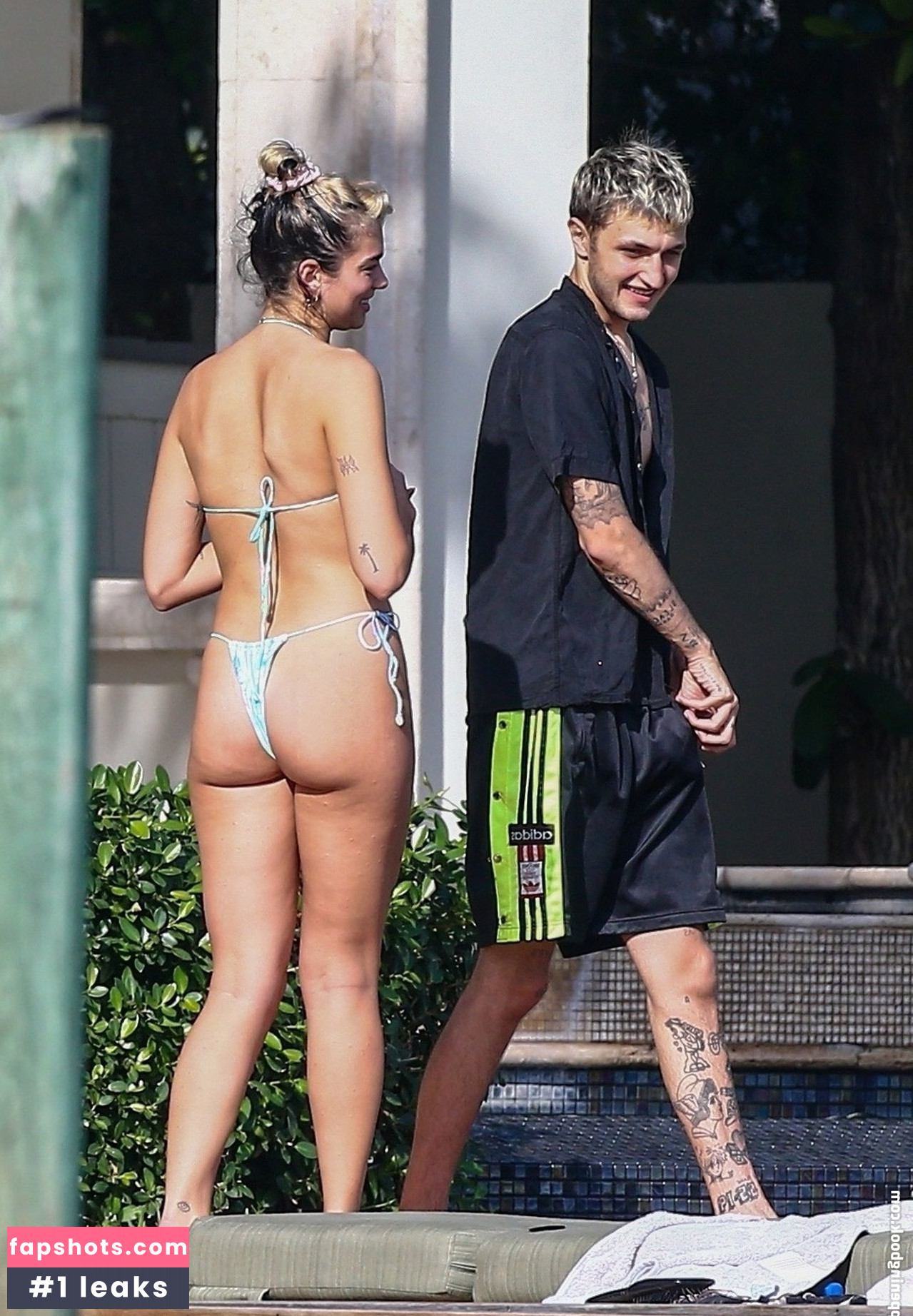 Dua Lipa gallery photo #7585