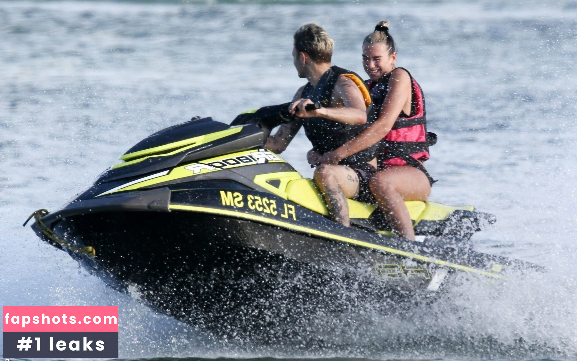 Dua Lipa gallery photo #7610