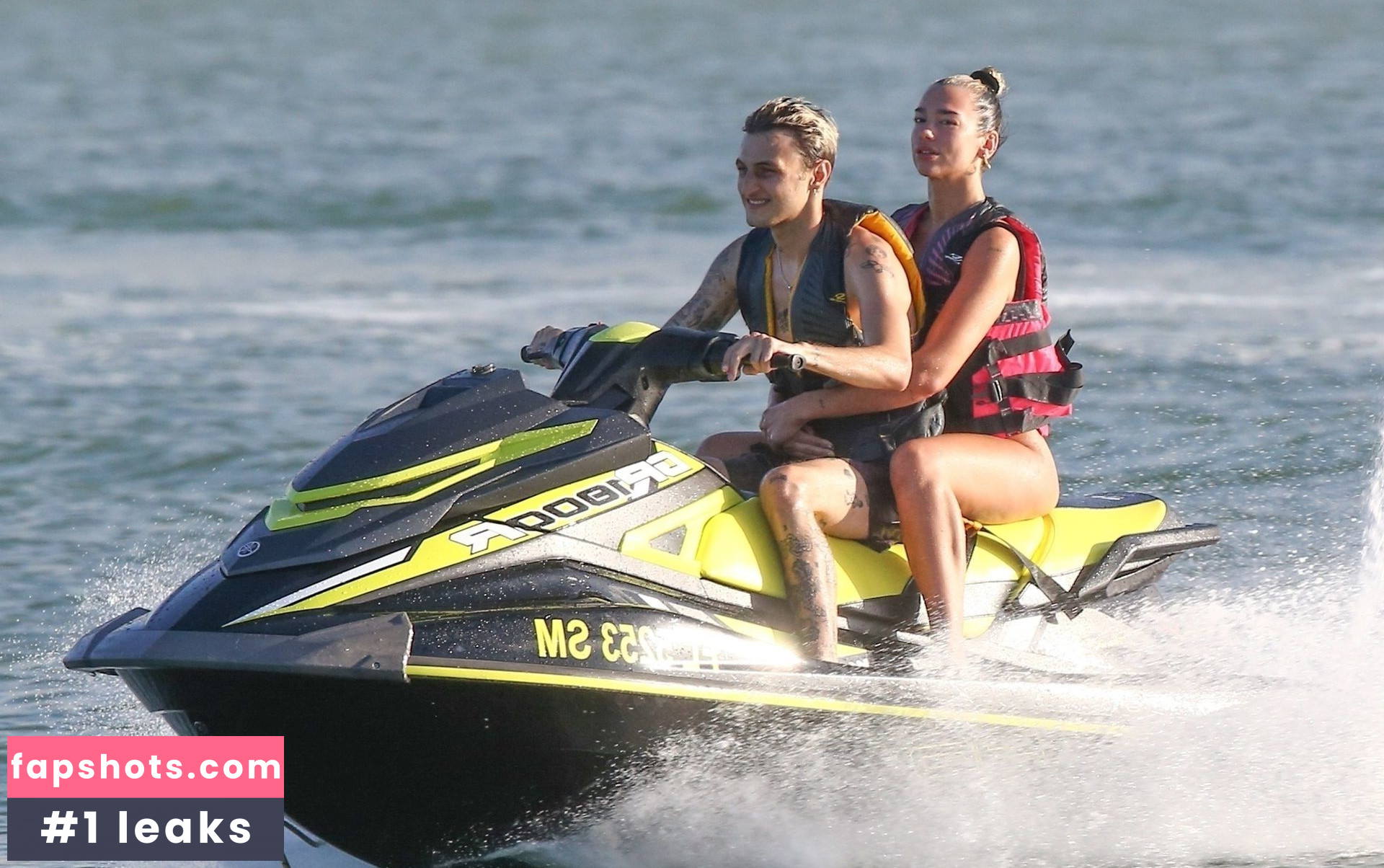 Dua Lipa gallery photo #7615