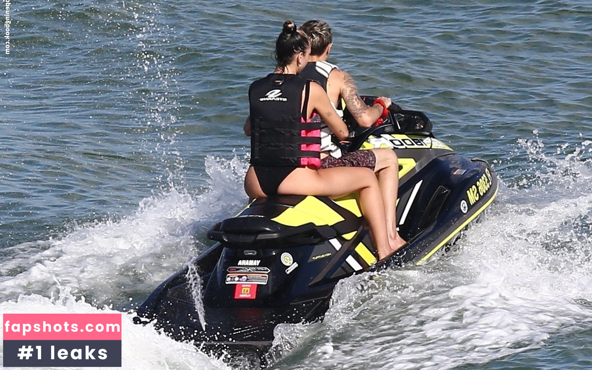 Dua Lipa gallery photo #7620