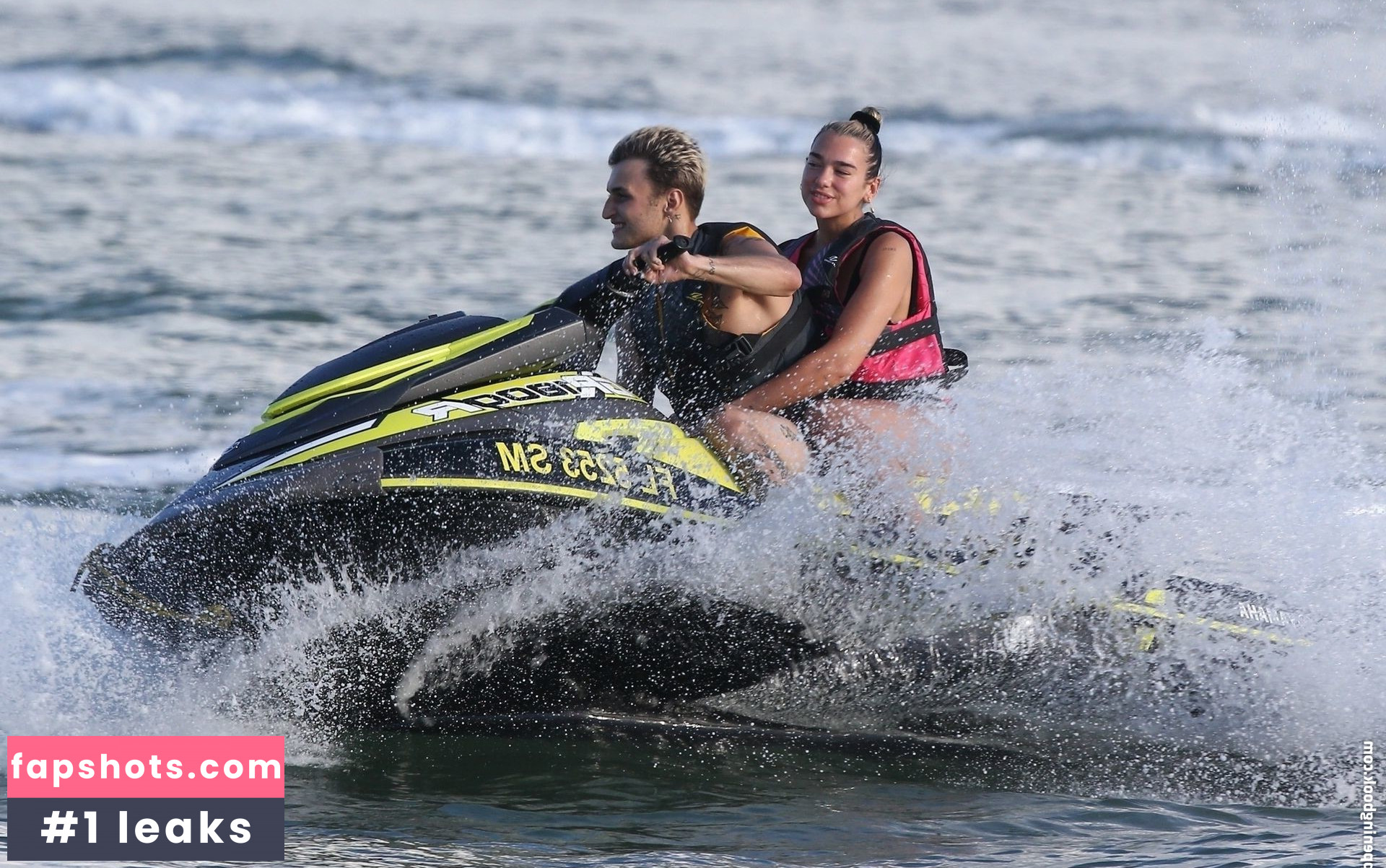 Dua Lipa gallery photo #7622