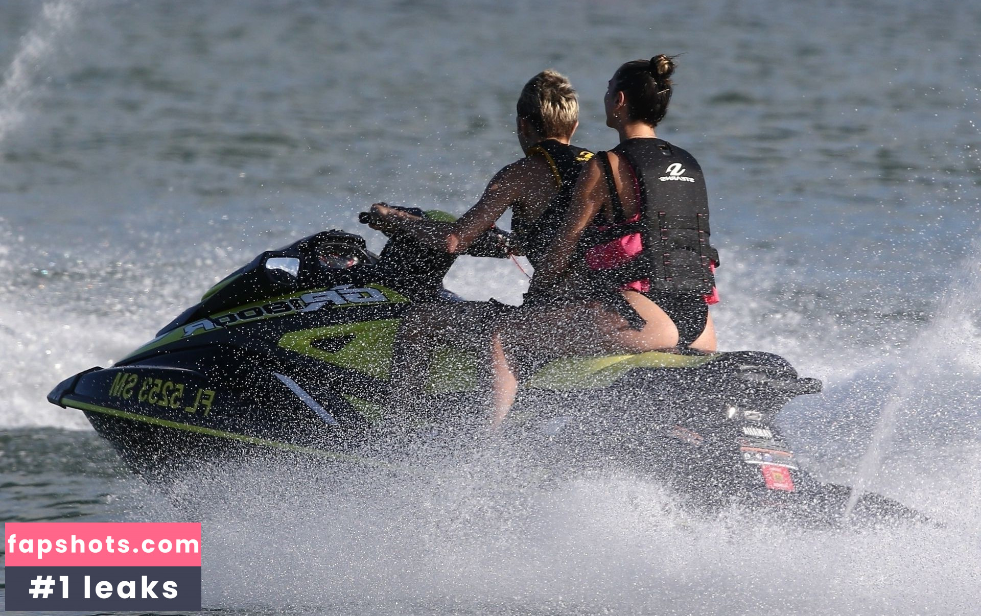 Dua Lipa gallery photo #7625