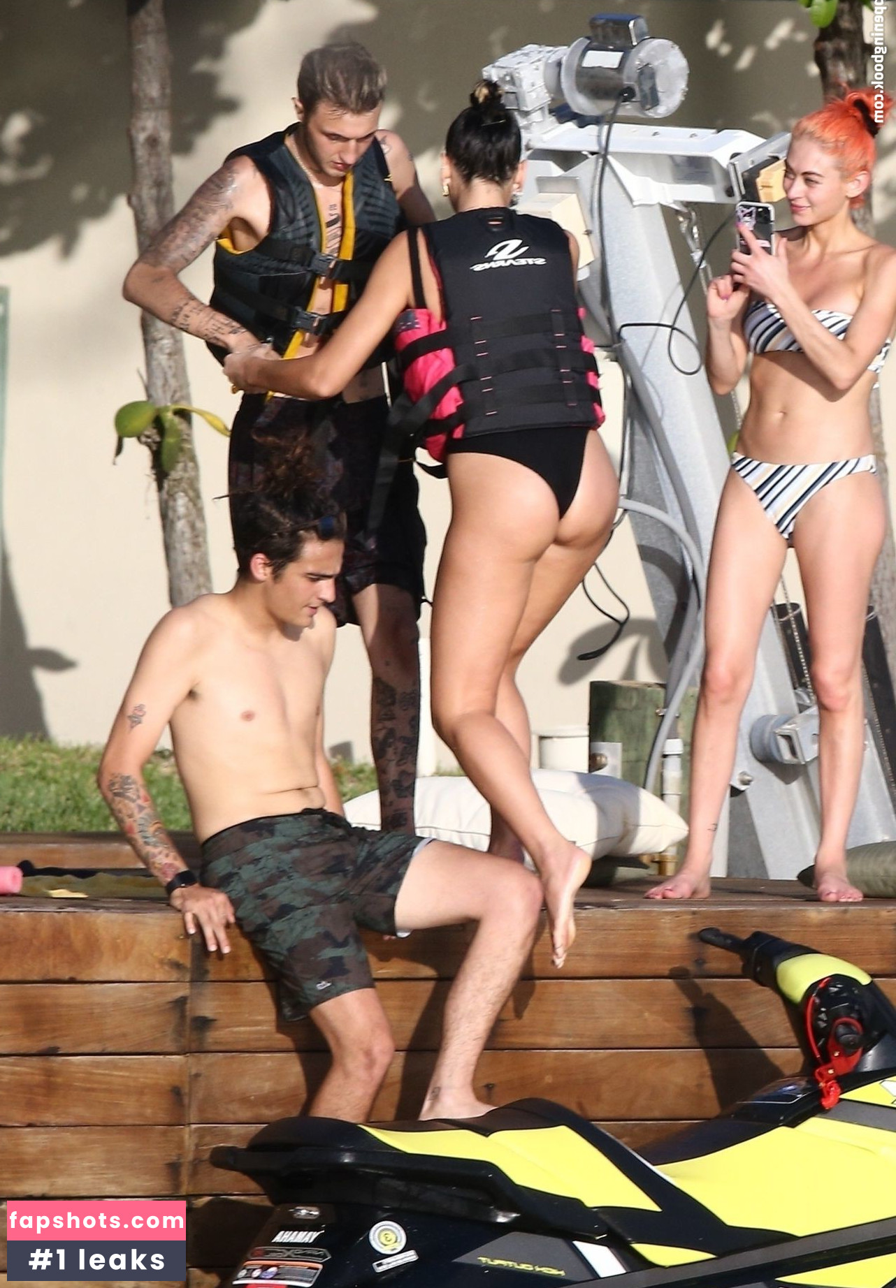 Dua Lipa gallery photo #7632