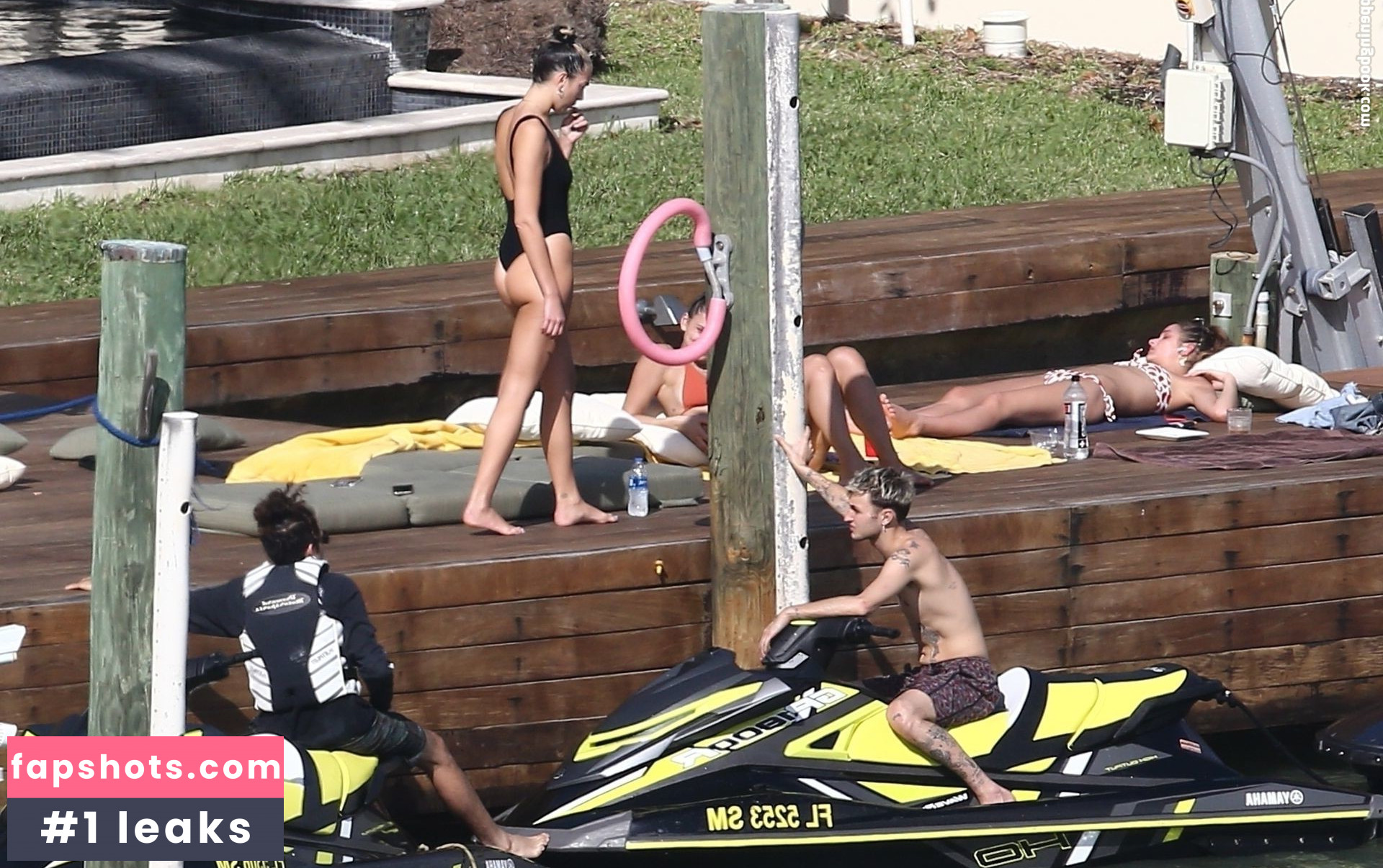 Dua Lipa gallery photo #7637