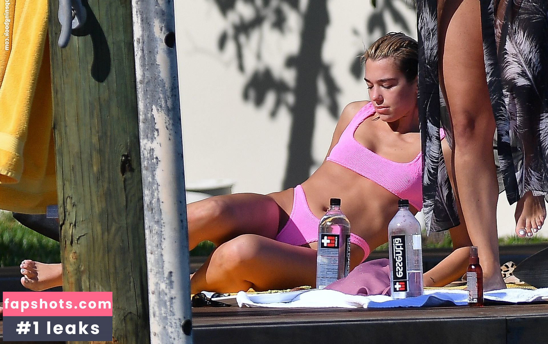 Dua Lipa gallery photo #7665