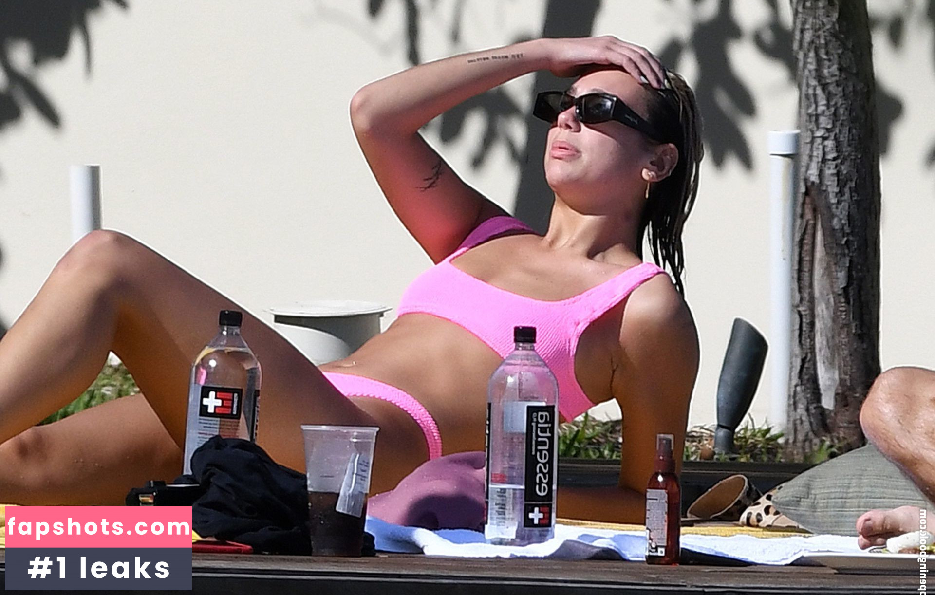 Dua Lipa gallery photo #7692