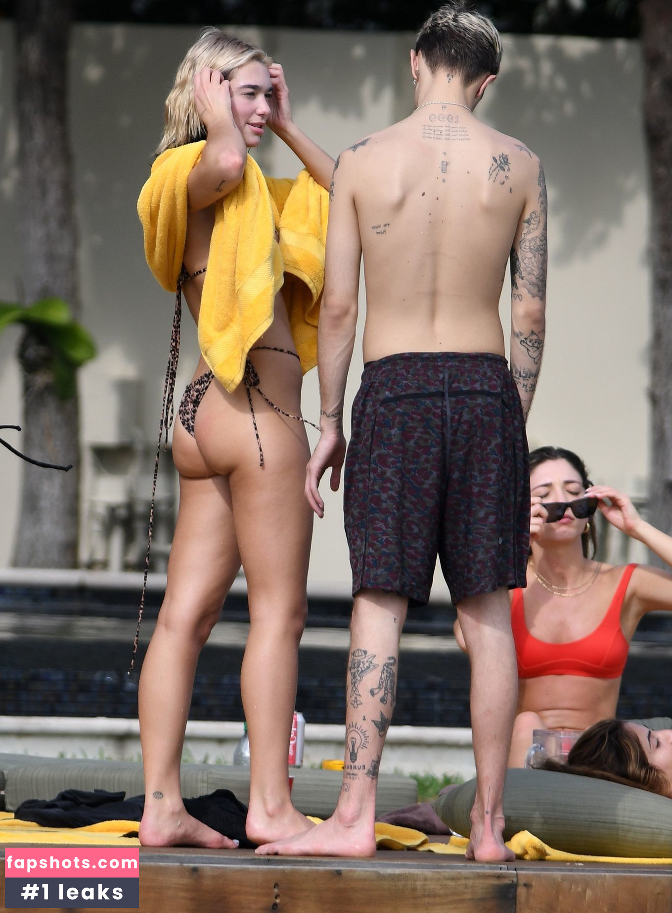 Dua Lipa gallery photo #7848