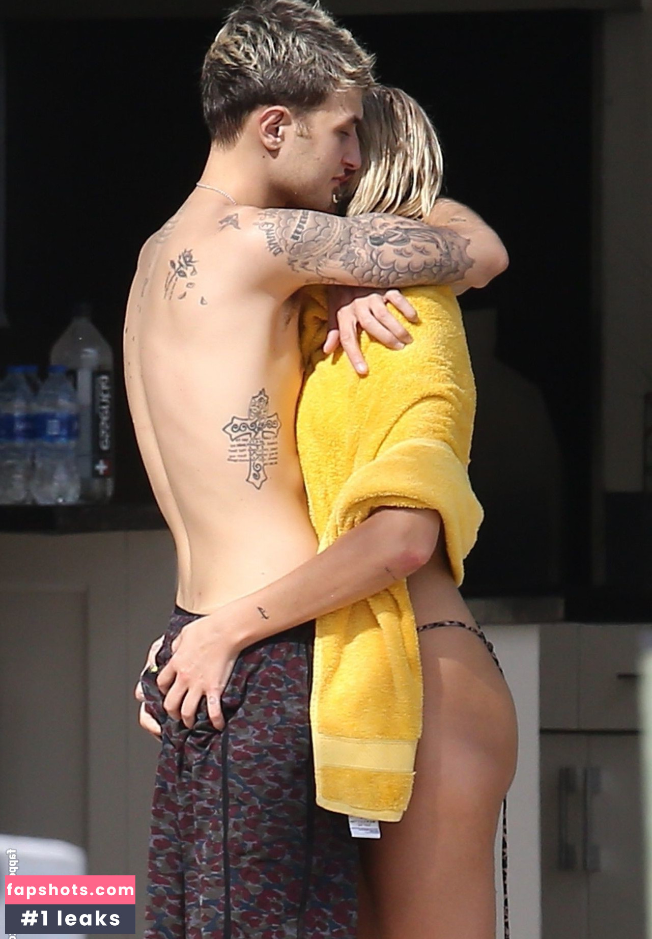 Dua Lipa gallery photo #7900