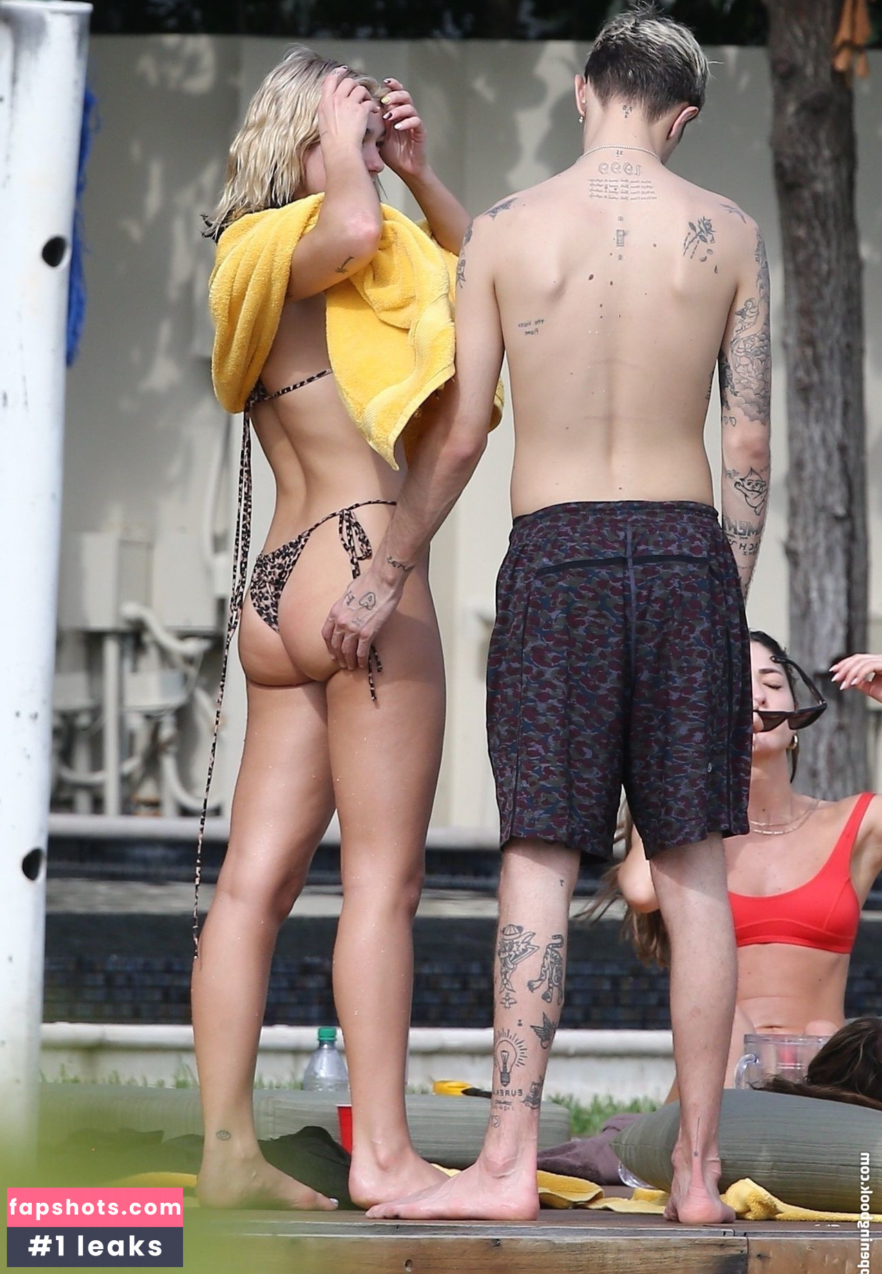 Dua Lipa gallery photo #7902