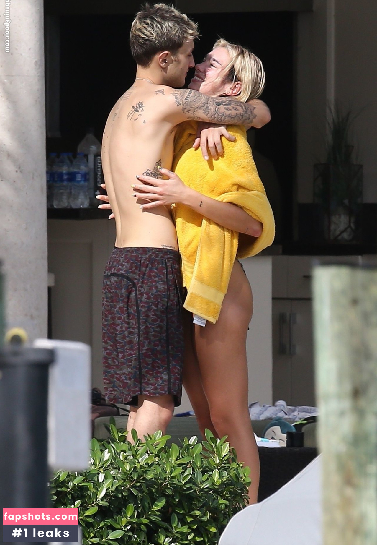 Dua Lipa gallery photo #7904