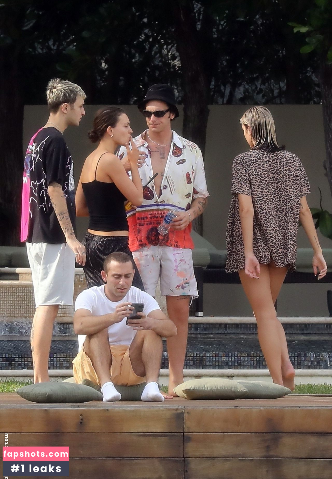 Dua Lipa gallery photo #7905