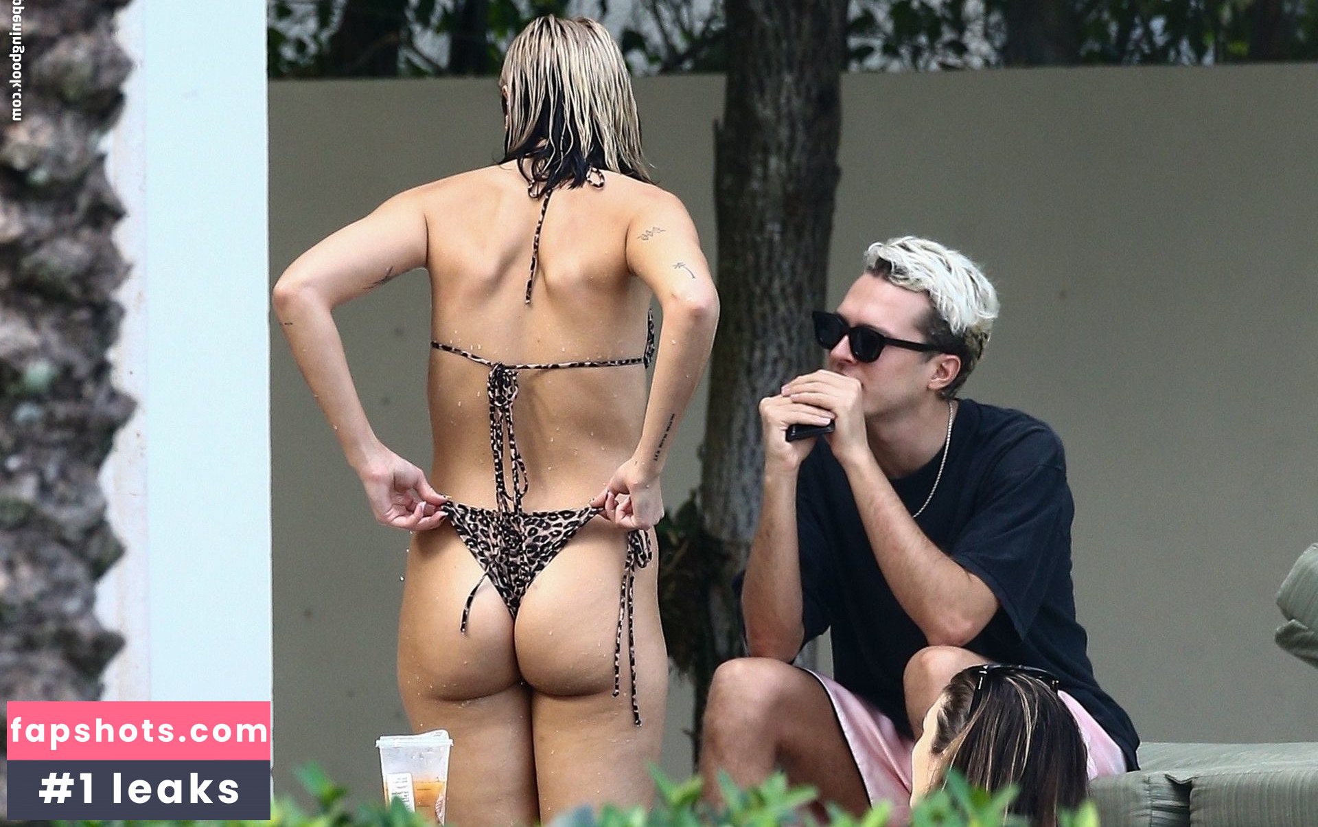 Dua Lipa gallery photo #7948