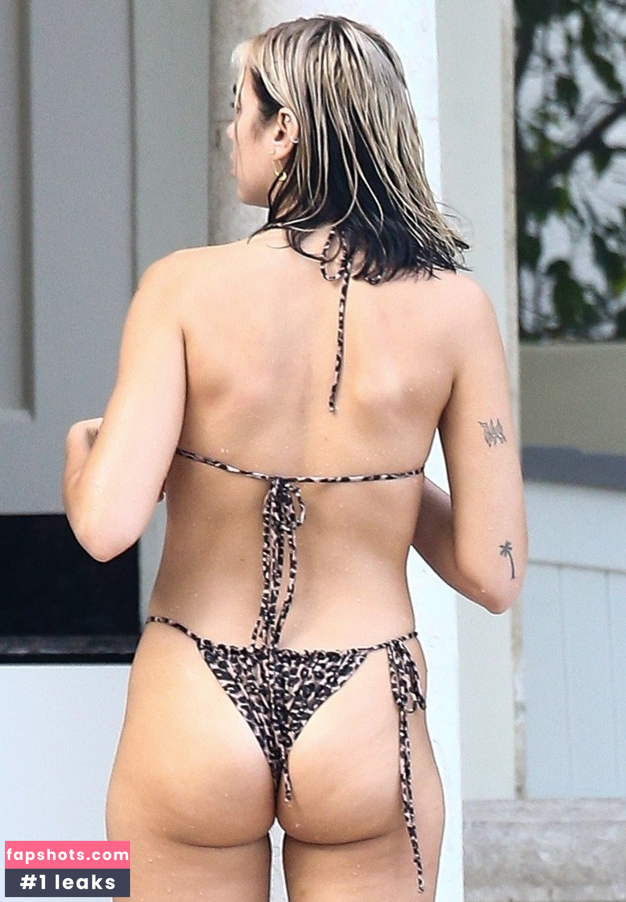 Dua Lipa gallery photo #7953