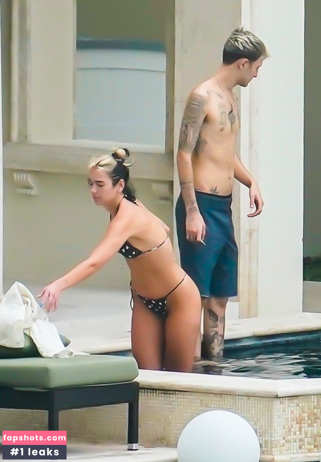 Dua Lipa gallery photo #8024