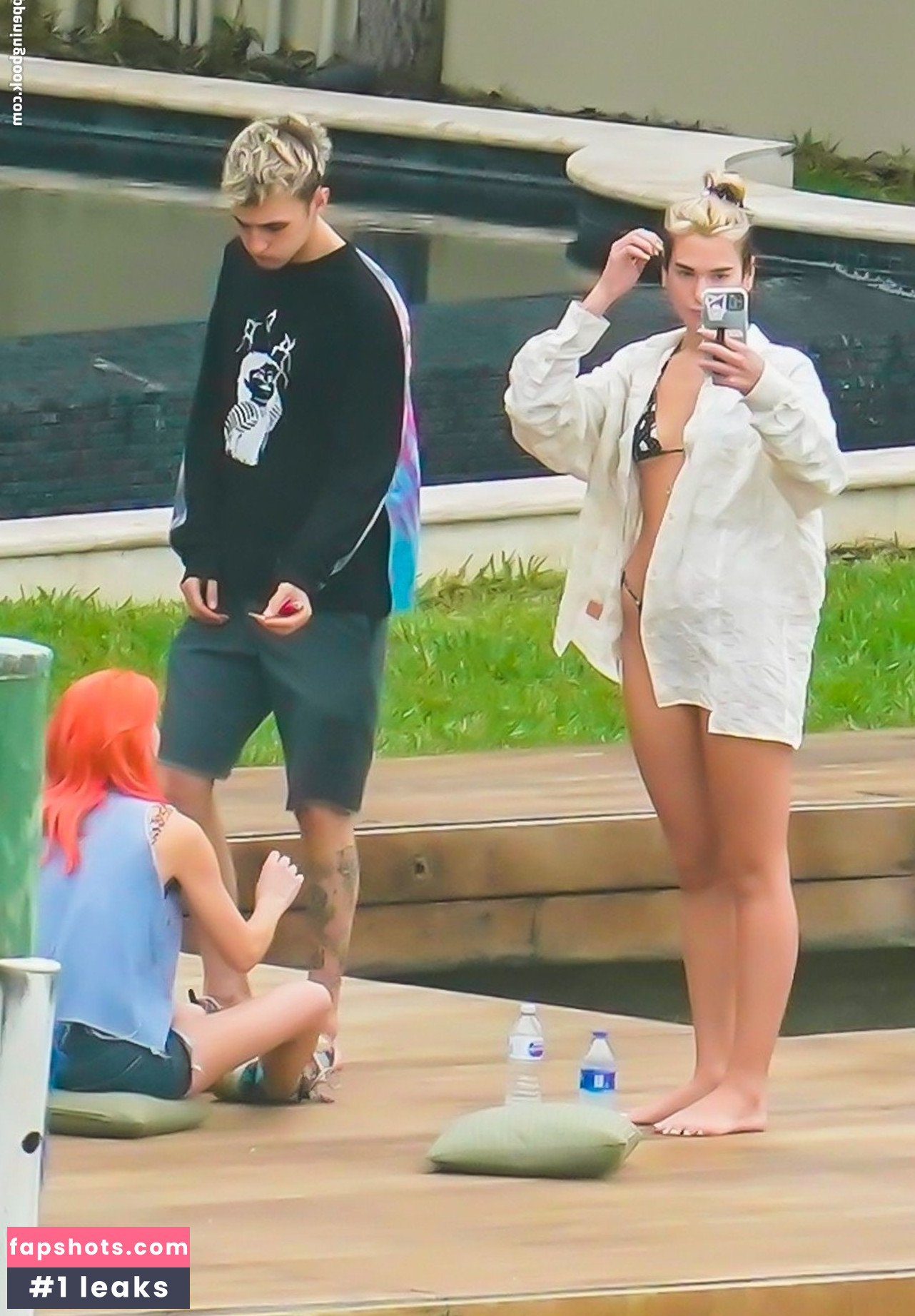 Dua Lipa gallery photo #8026