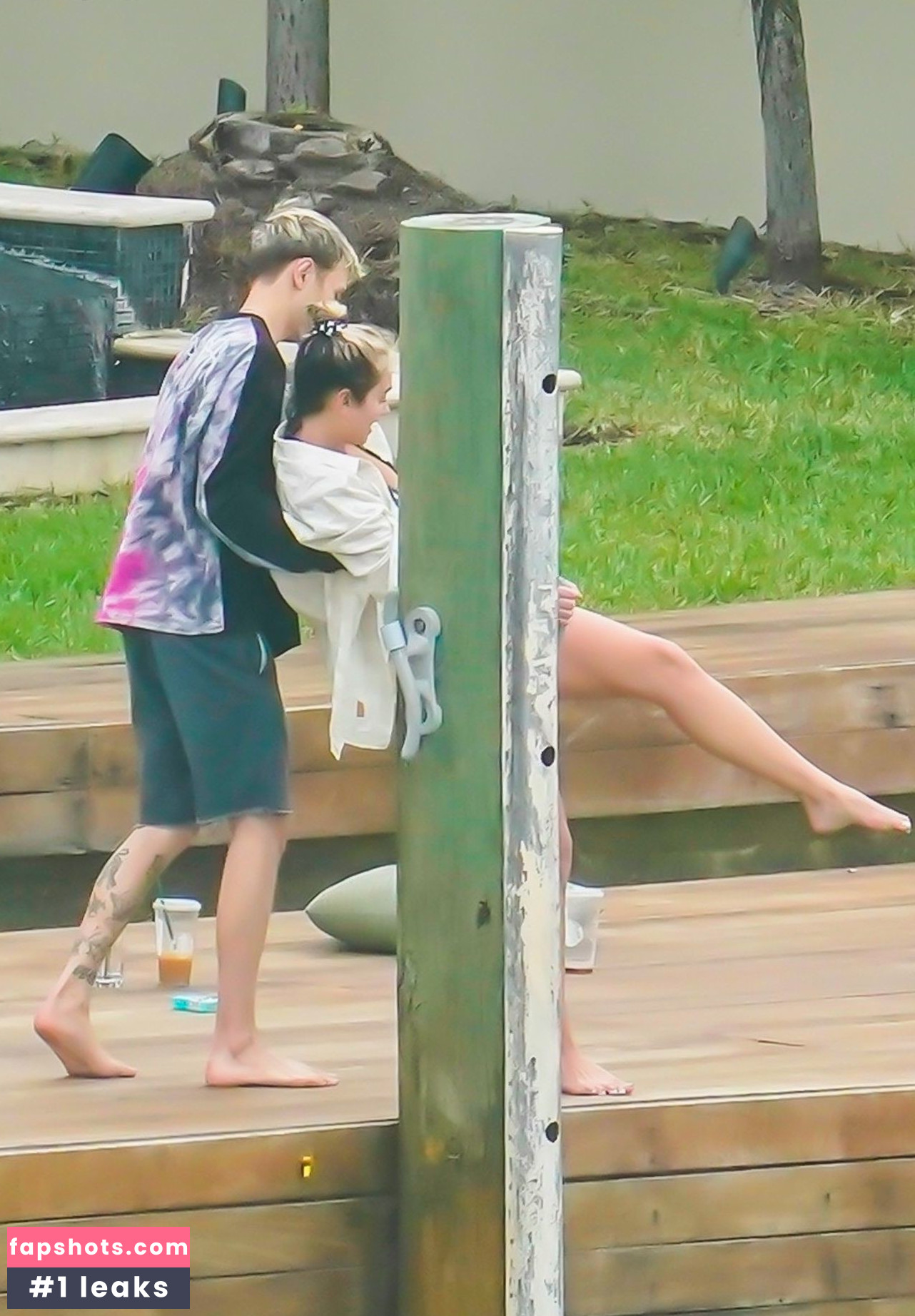 Dua Lipa gallery photo #8029