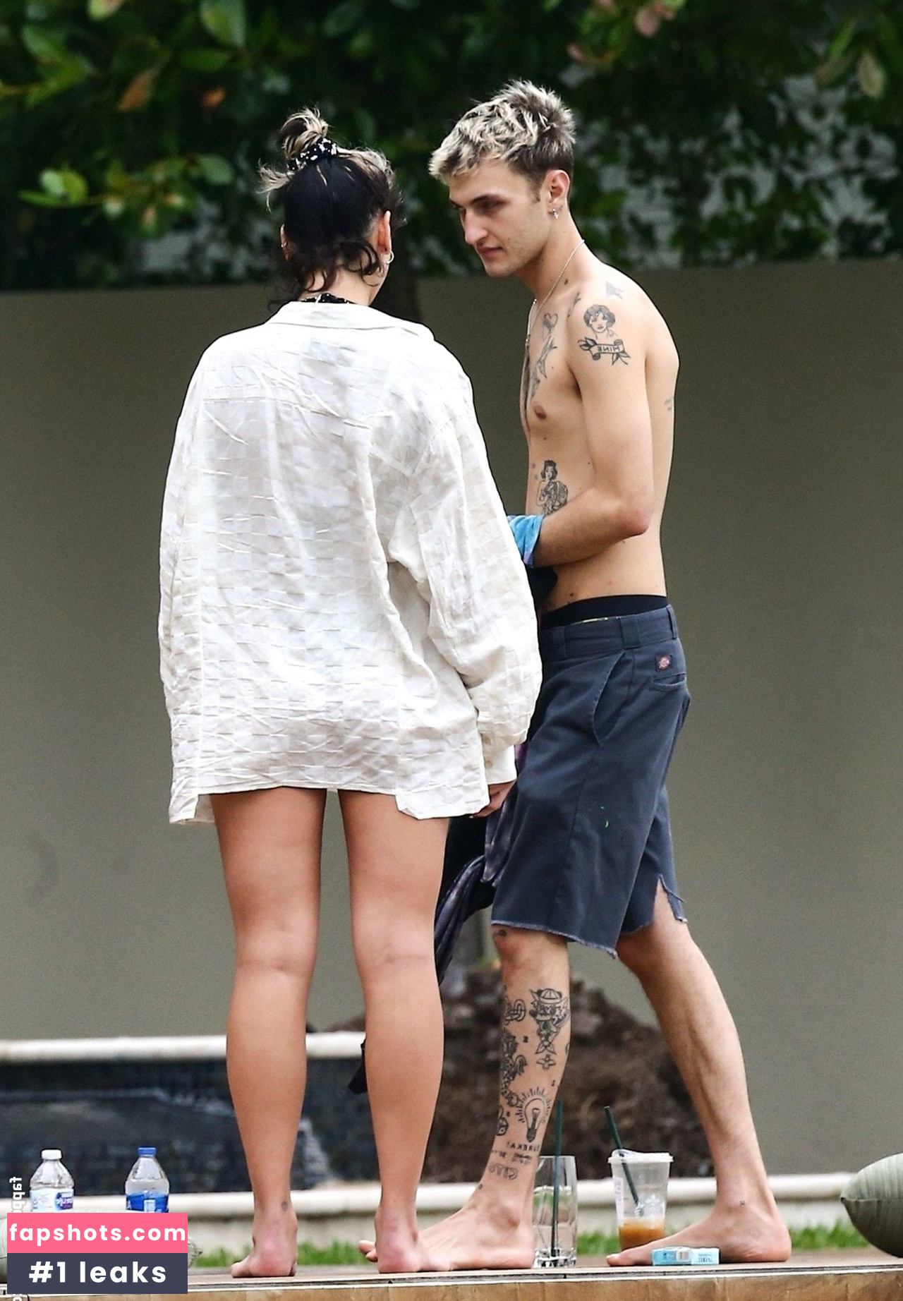 Dua Lipa gallery photo #8043