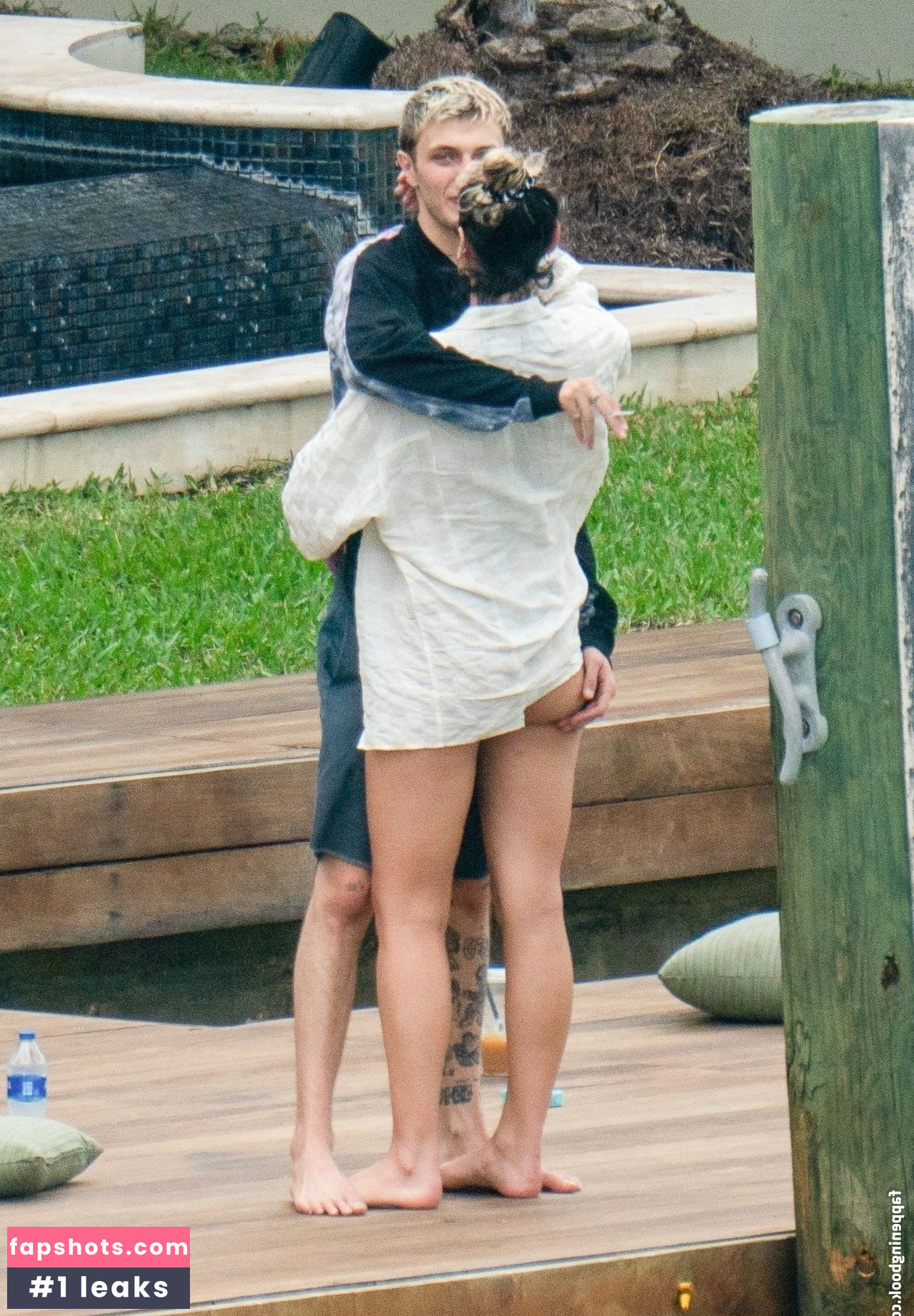 Dua Lipa gallery photo #8045