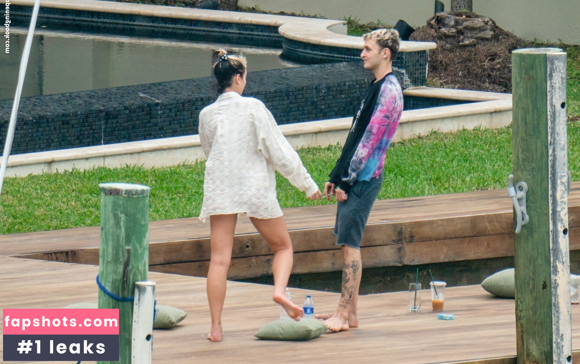 Dua Lipa gallery photo #8048