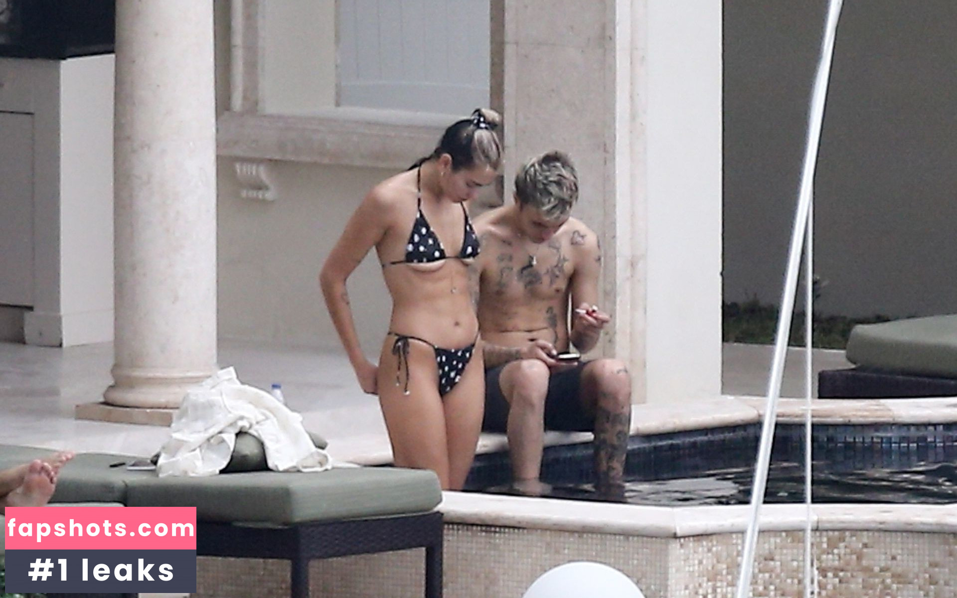 Dua Lipa gallery photo #8054