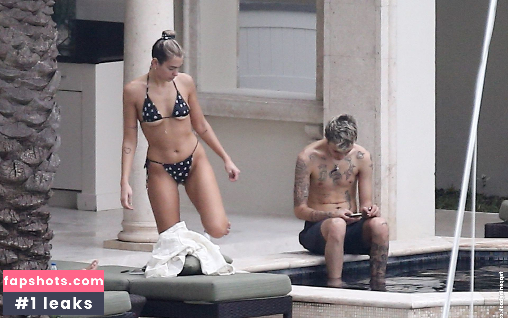 Dua Lipa gallery photo #8057