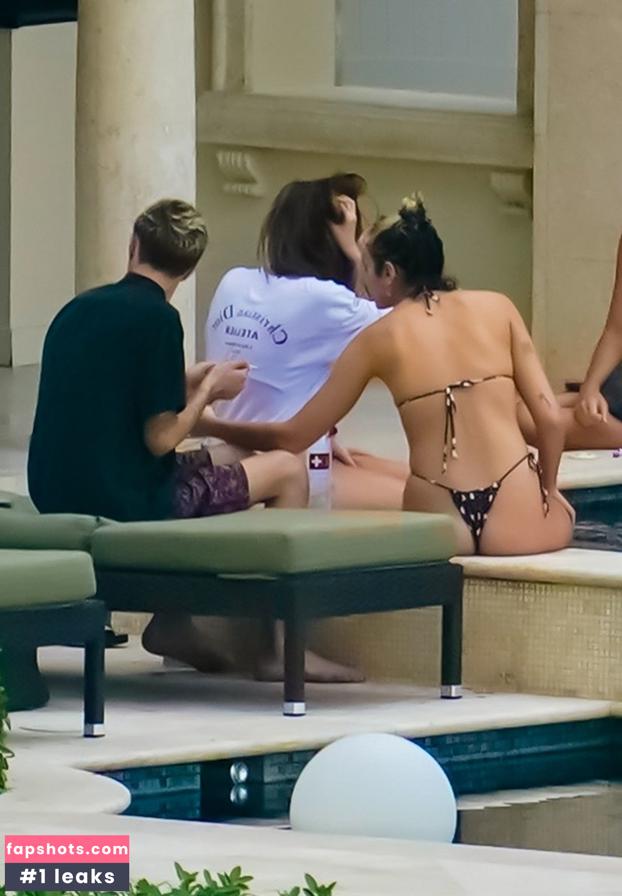 Dua Lipa gallery photo #8065