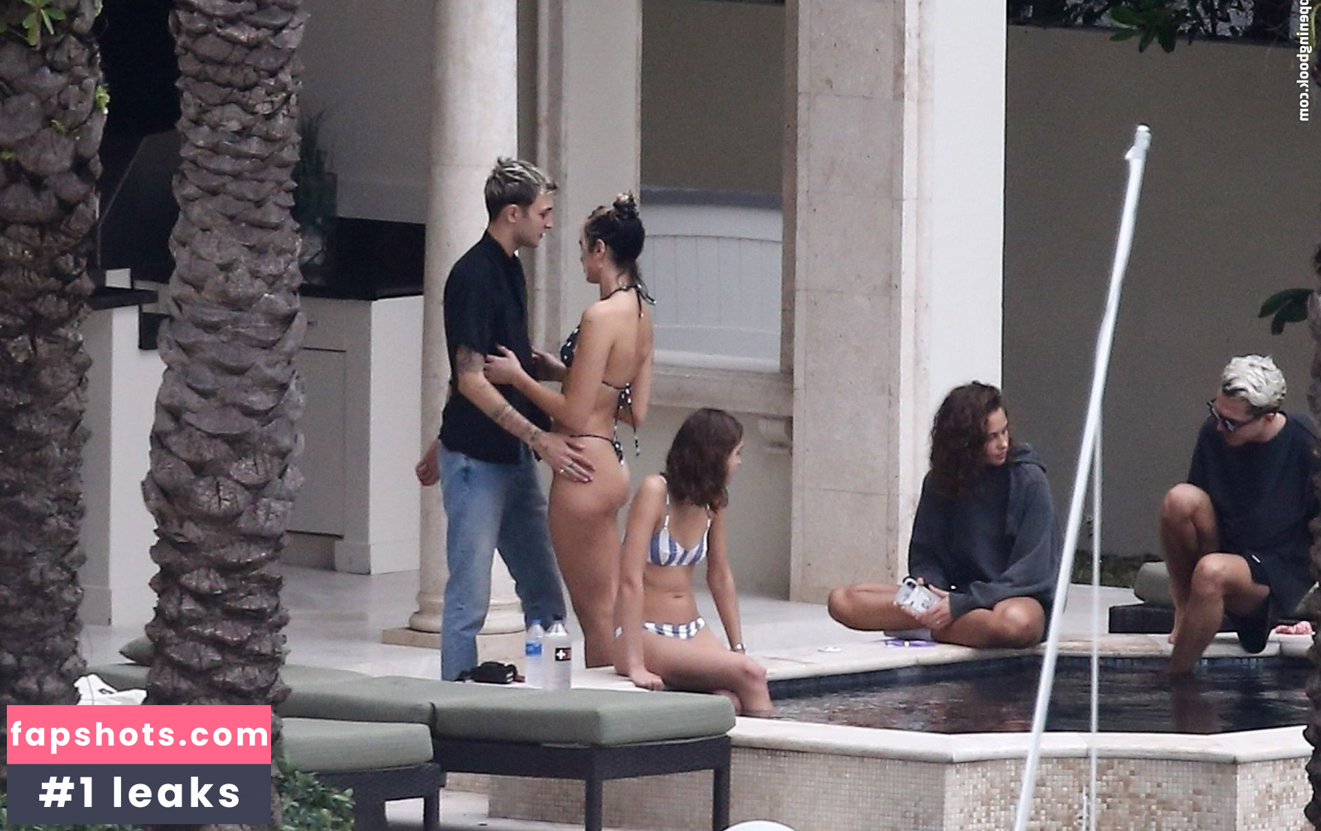 Dua Lipa gallery photo #8097