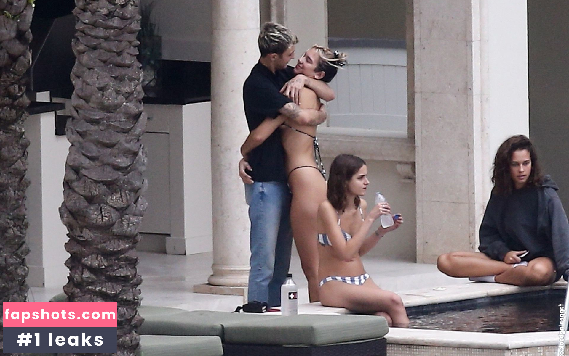 Dua Lipa gallery photo #8107