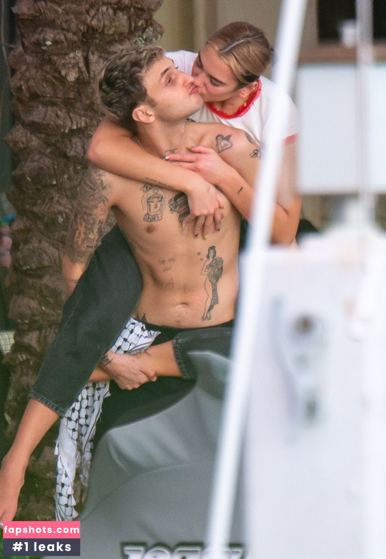 Dua Lipa gallery photo #8154