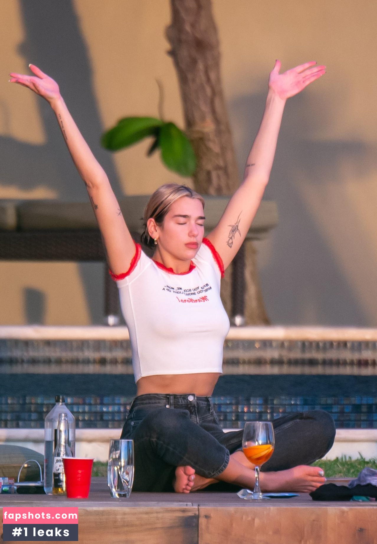 Dua Lipa gallery photo #8160