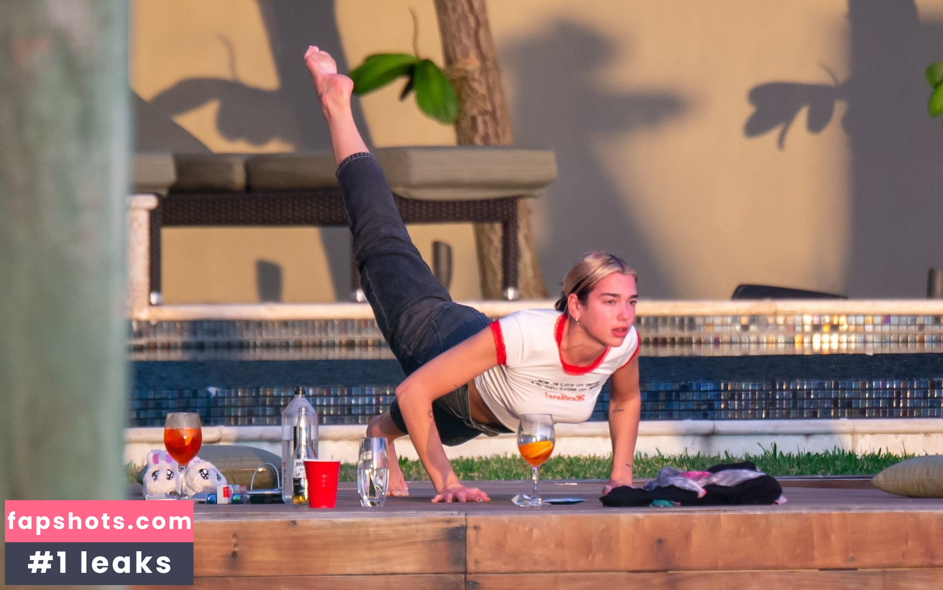 Dua Lipa gallery photo #8162