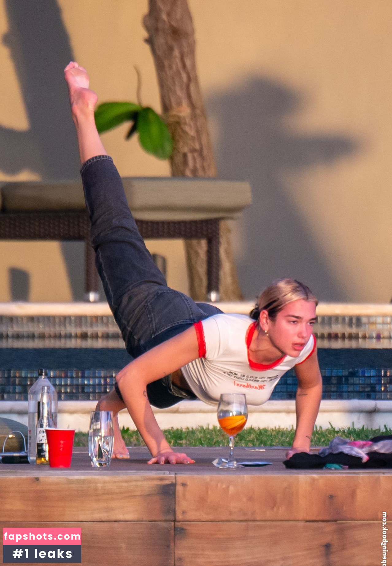 Dua Lipa gallery photo #8163