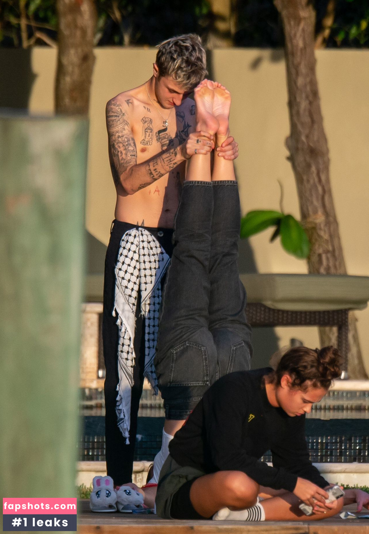 Dua Lipa gallery photo #8178