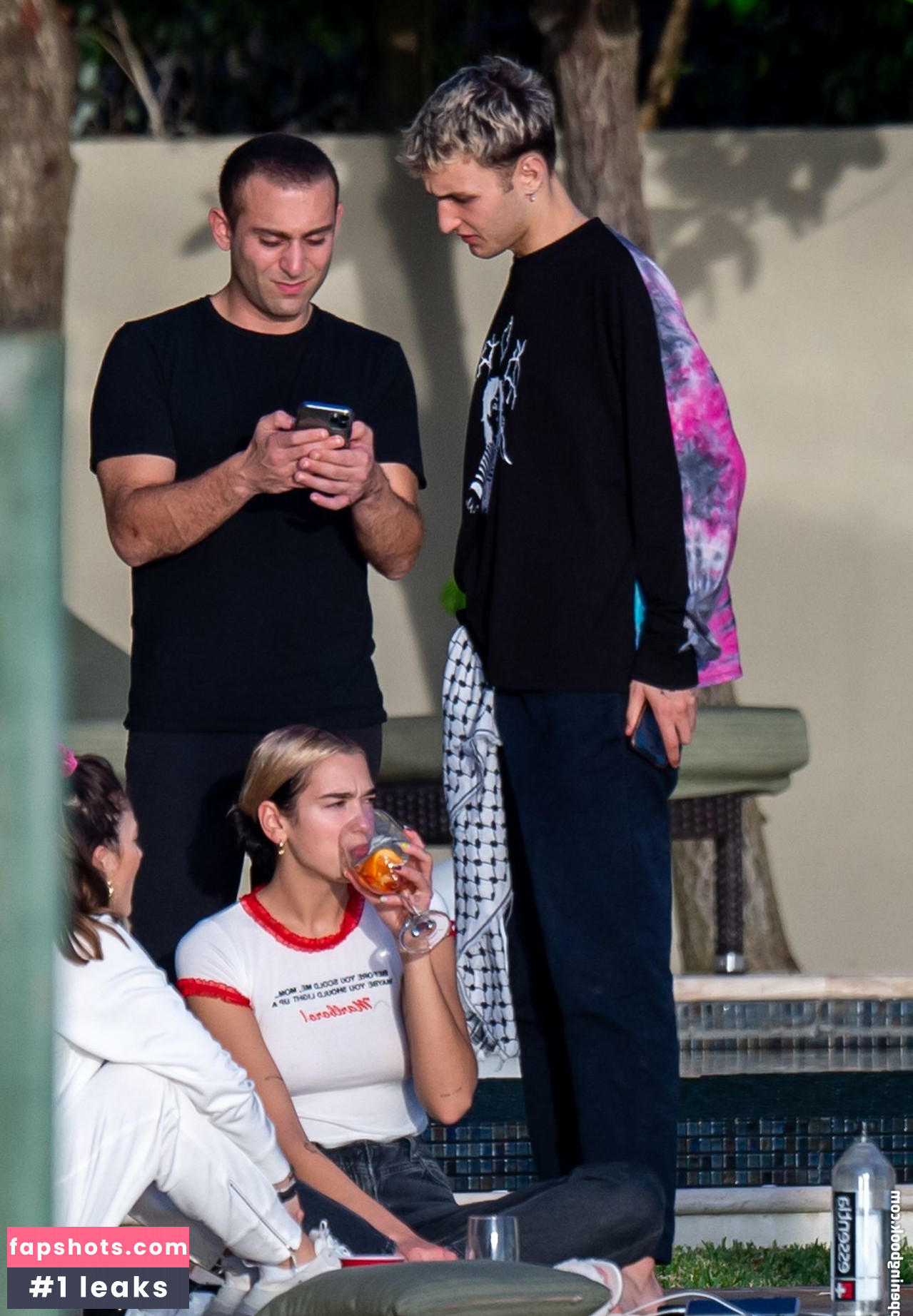 Dua Lipa gallery photo #8193