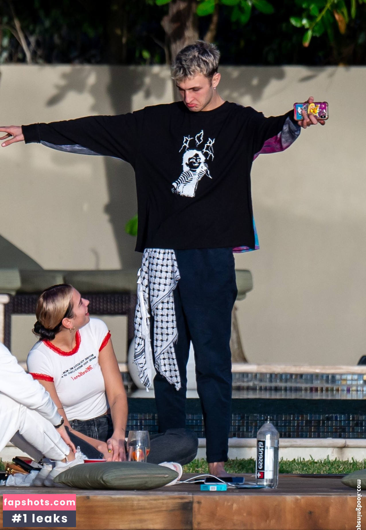 Dua Lipa gallery photo #8194