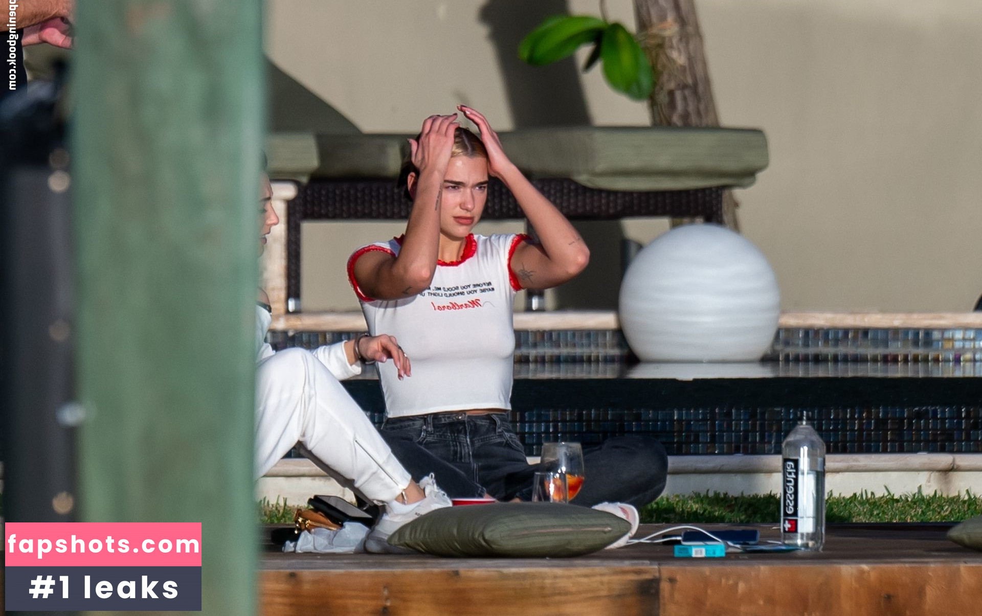 Dua Lipa gallery photo #8196