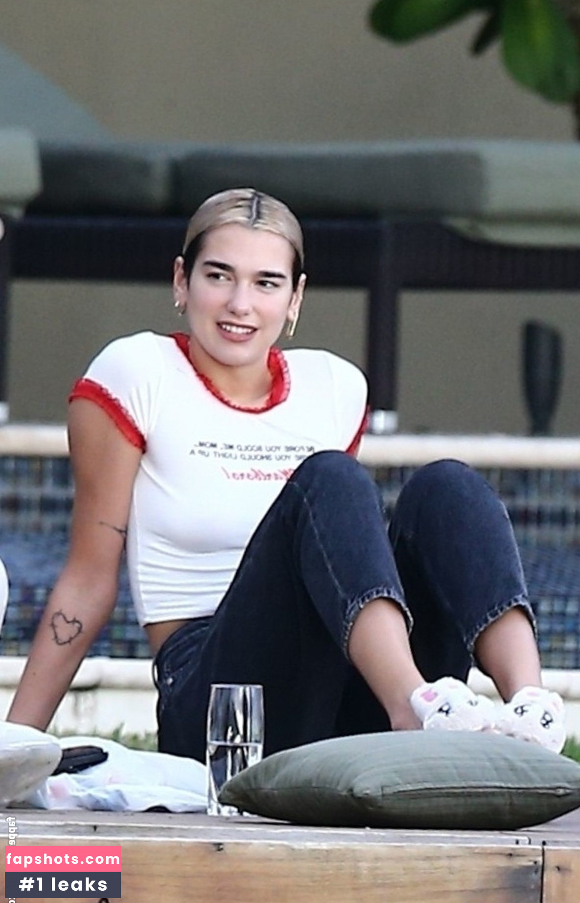 Dua Lipa gallery photo #8207