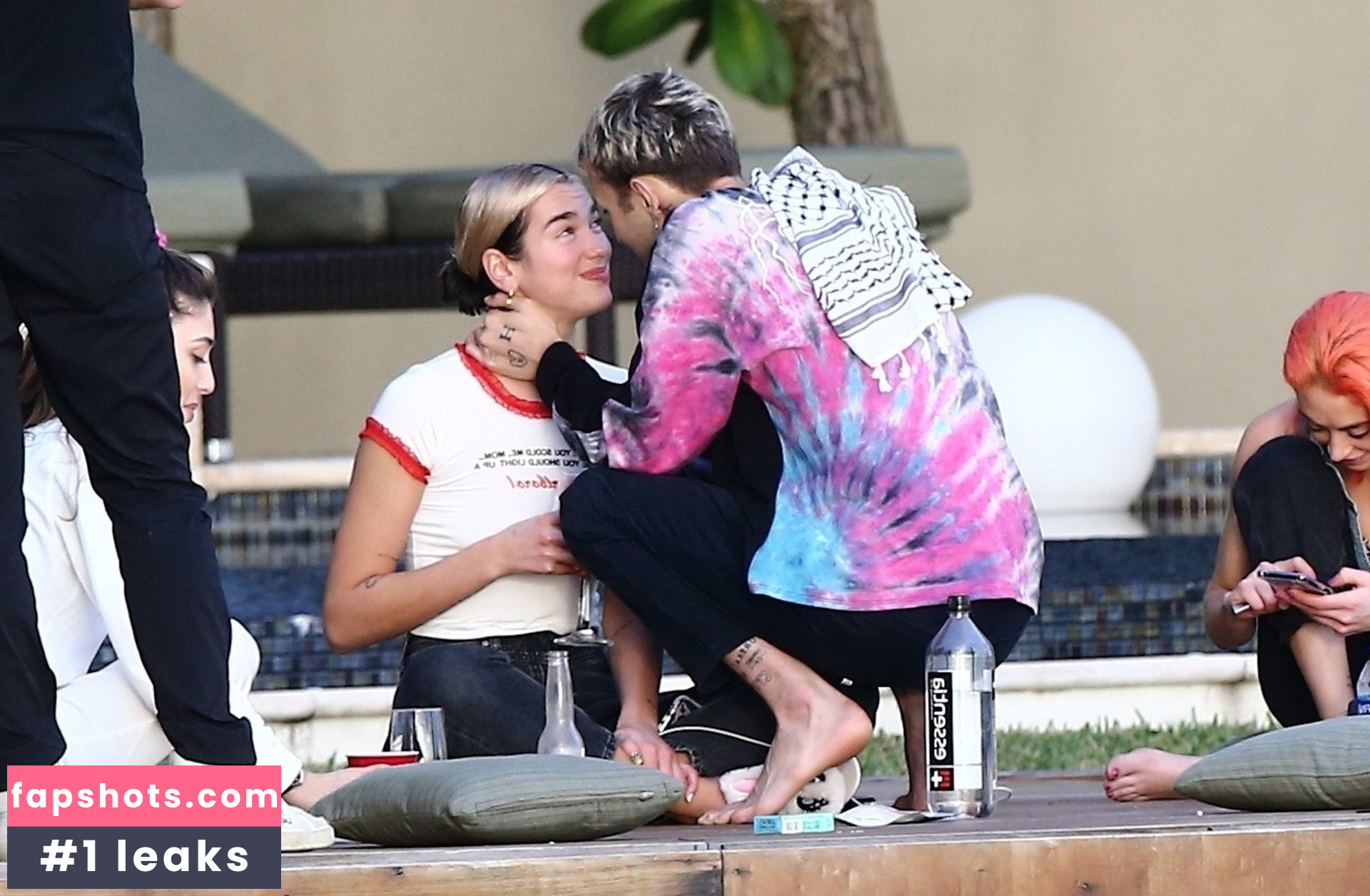 Dua Lipa gallery photo #8210