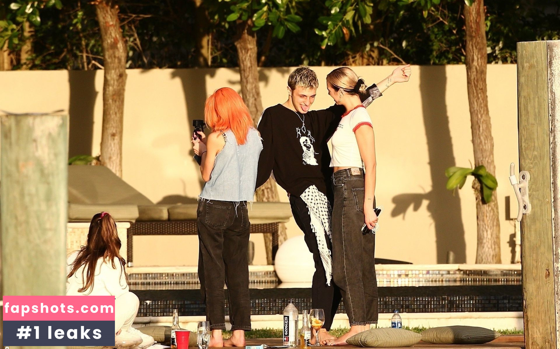 Dua Lipa gallery photo #8224