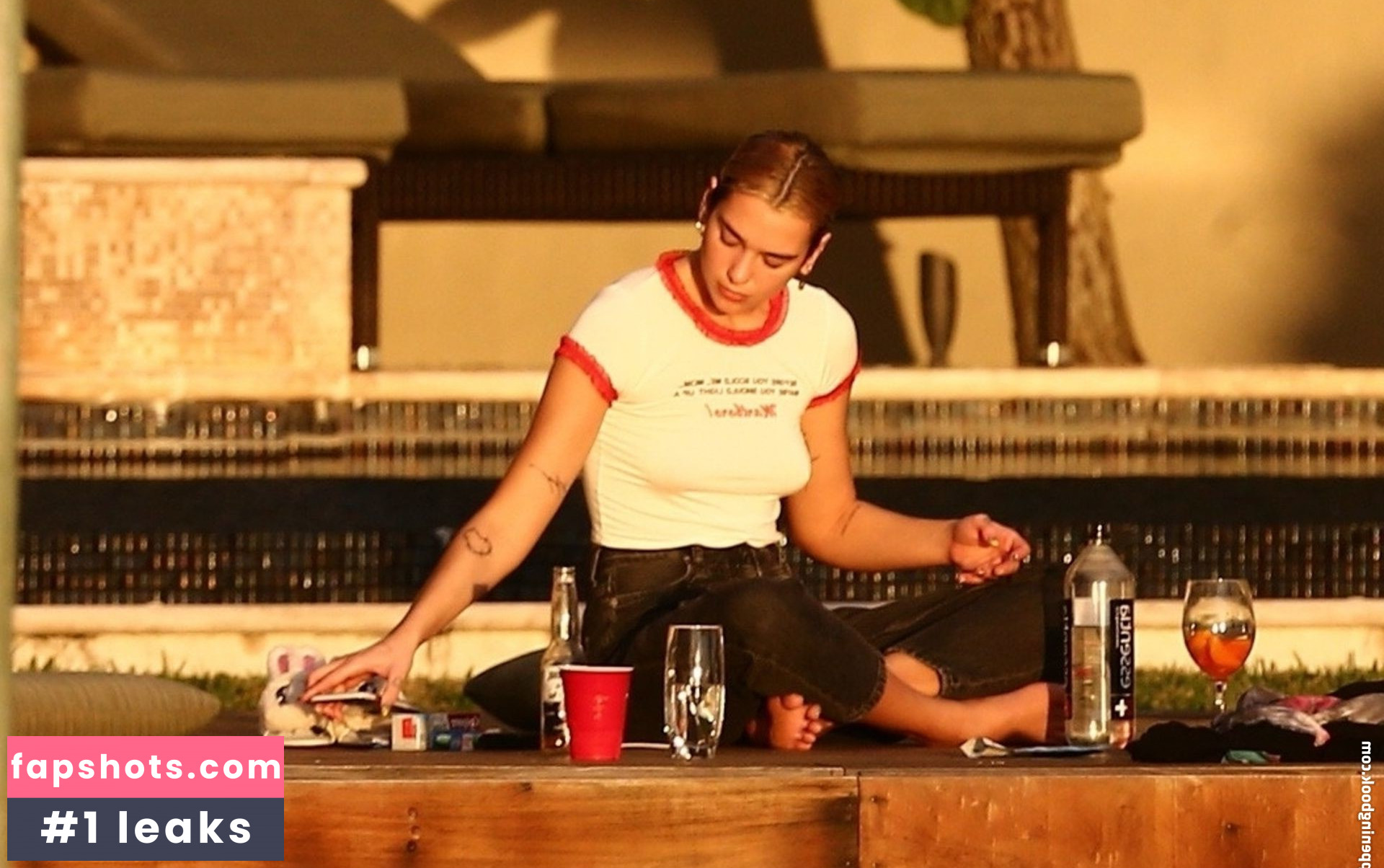 Dua Lipa gallery photo #8239